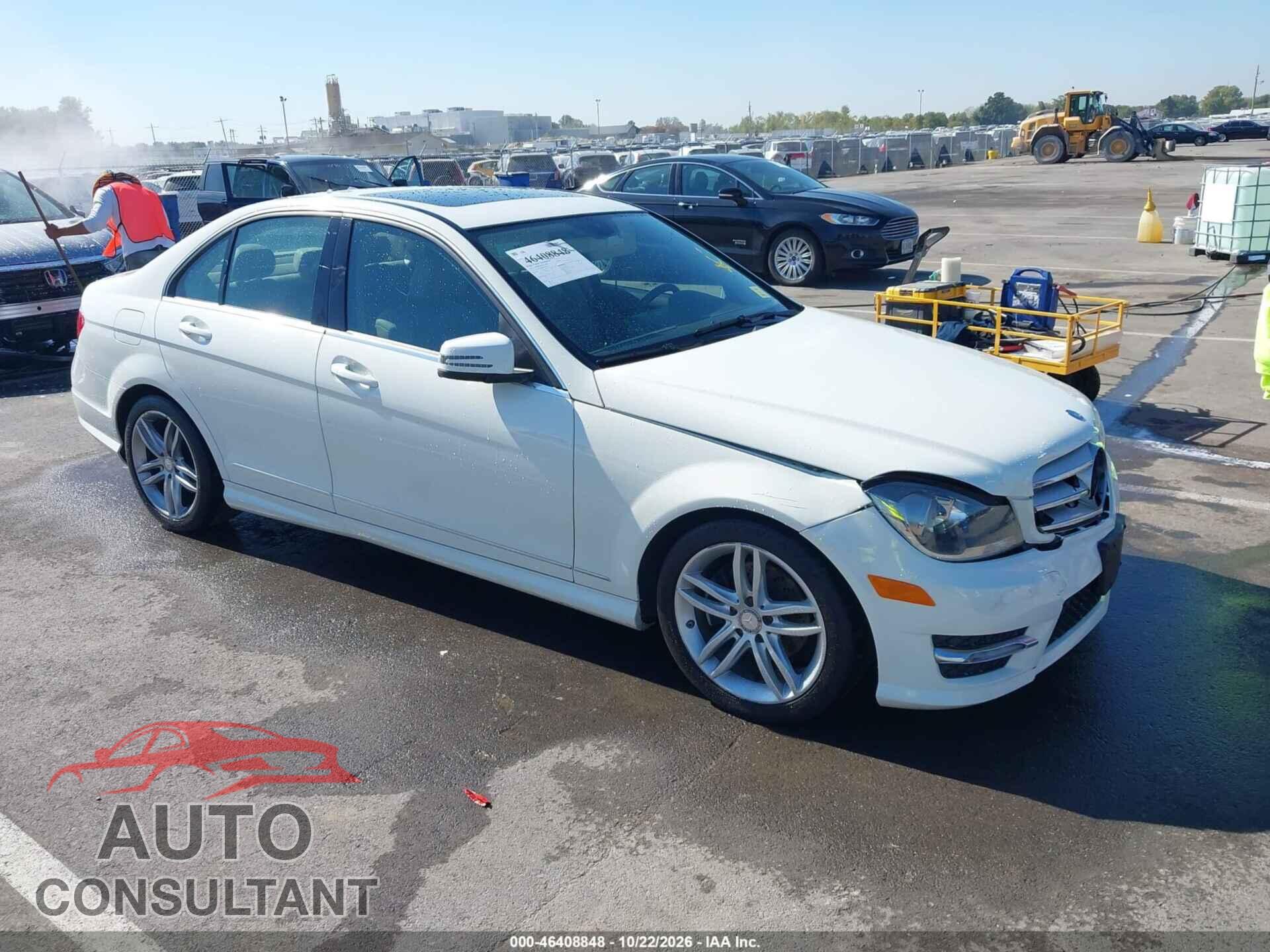 MERCEDES-BENZ C 300 2012 - WDDGF8BB0CA687902