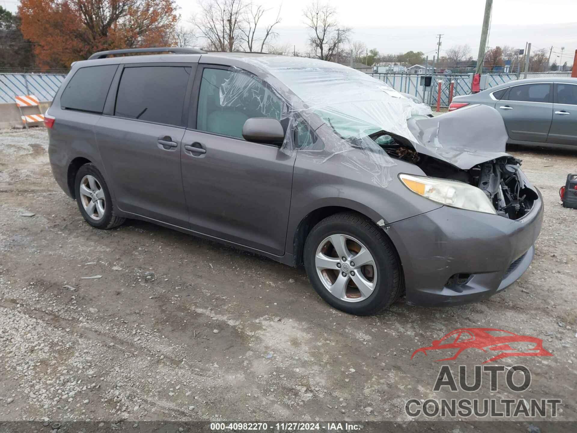 TOYOTA SIENNA 2015 - 5TDKK3DC0FS680156