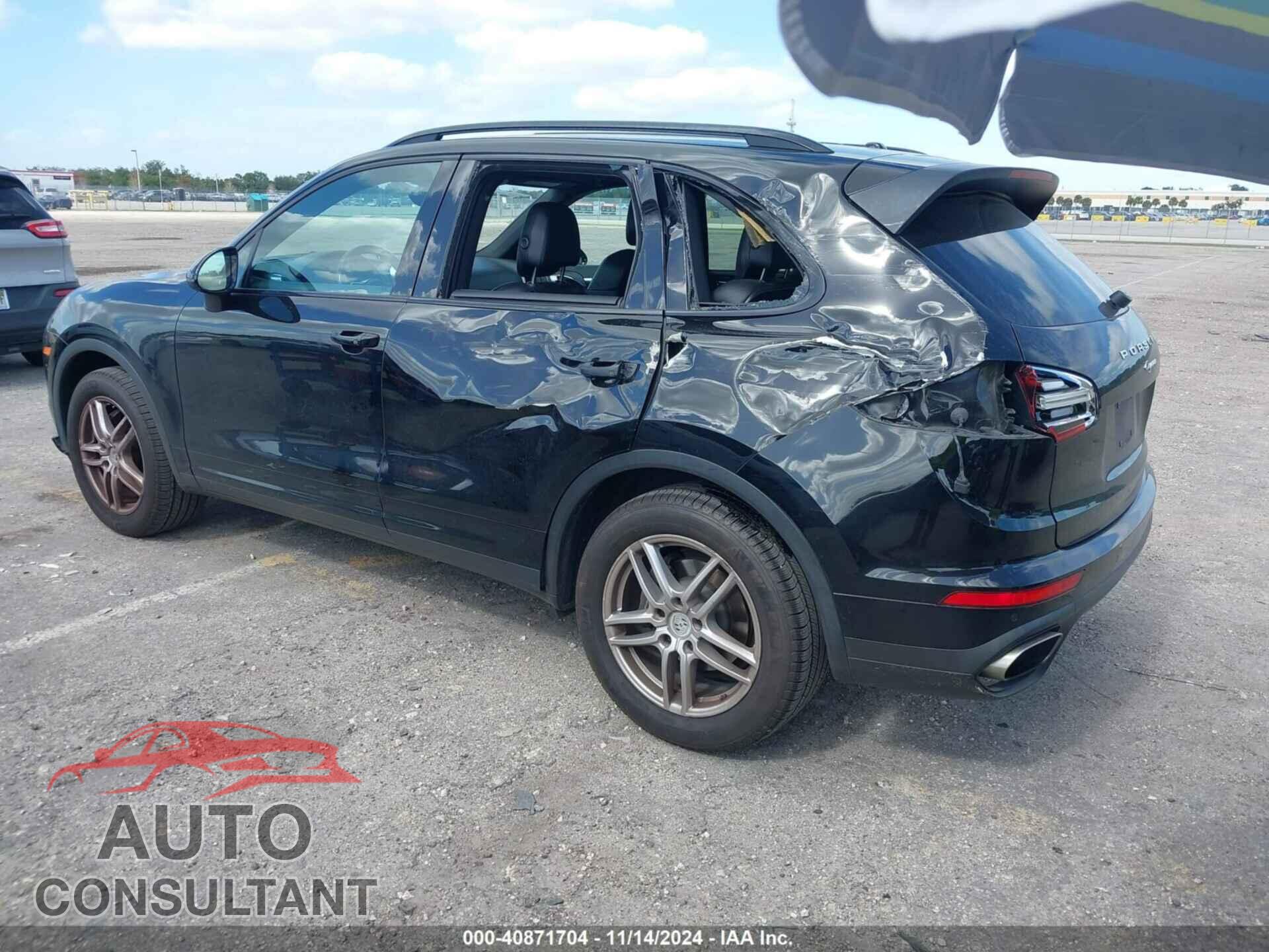 PORSCHE CAYENNE 2016 - WP1AA2A24GKA37384