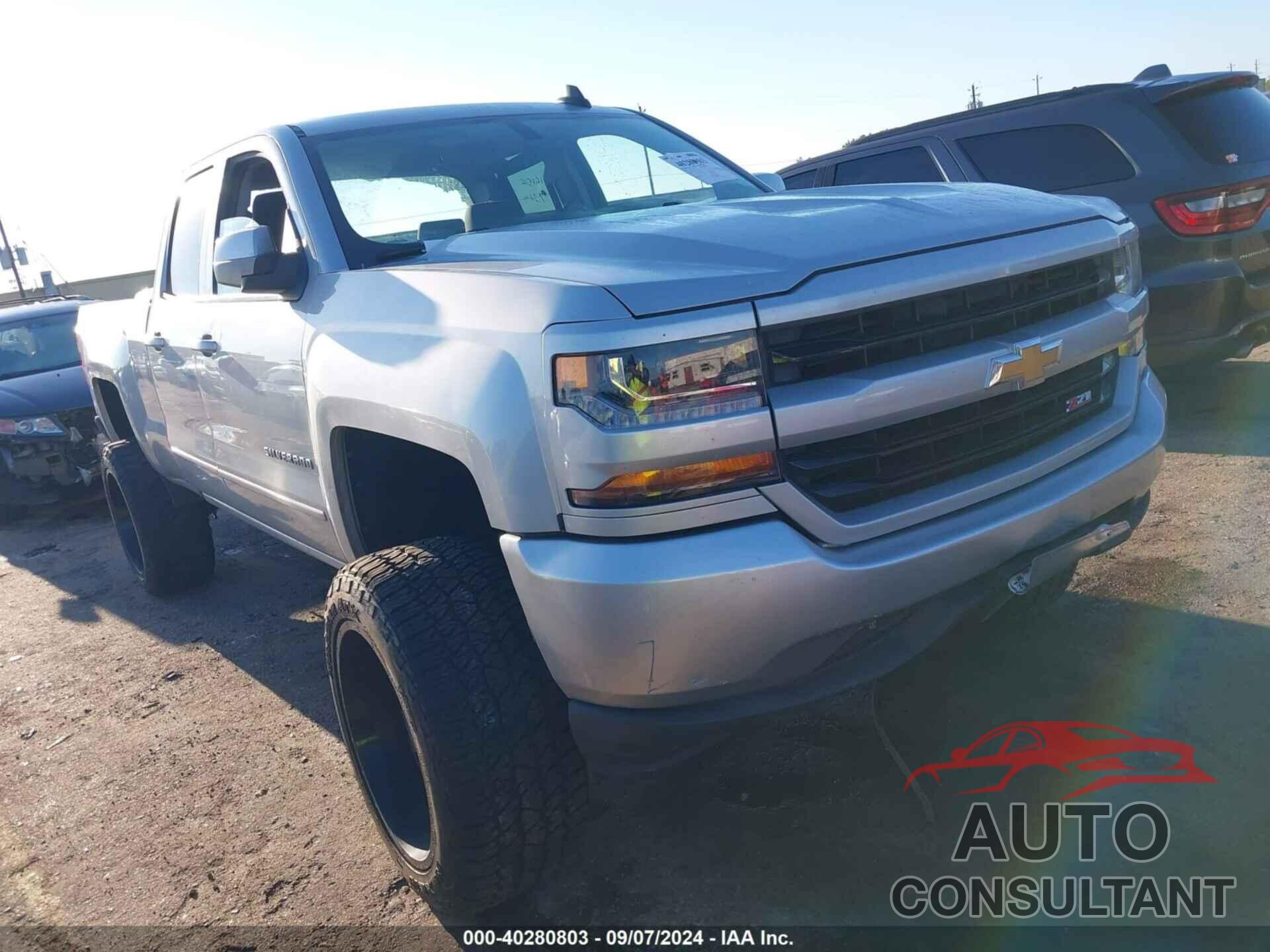 CHEVROLET SILVERADO 1500 2018 - 1GCVKREH9JZ173466