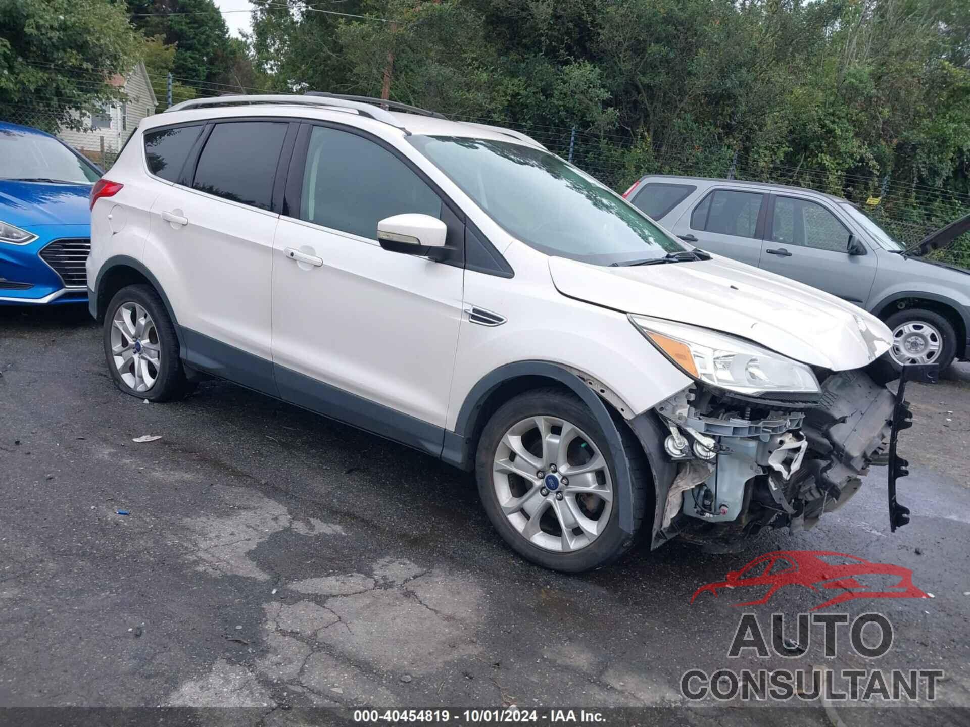FORD ESCAPE 2016 - 1FMCU0J90GUB10477
