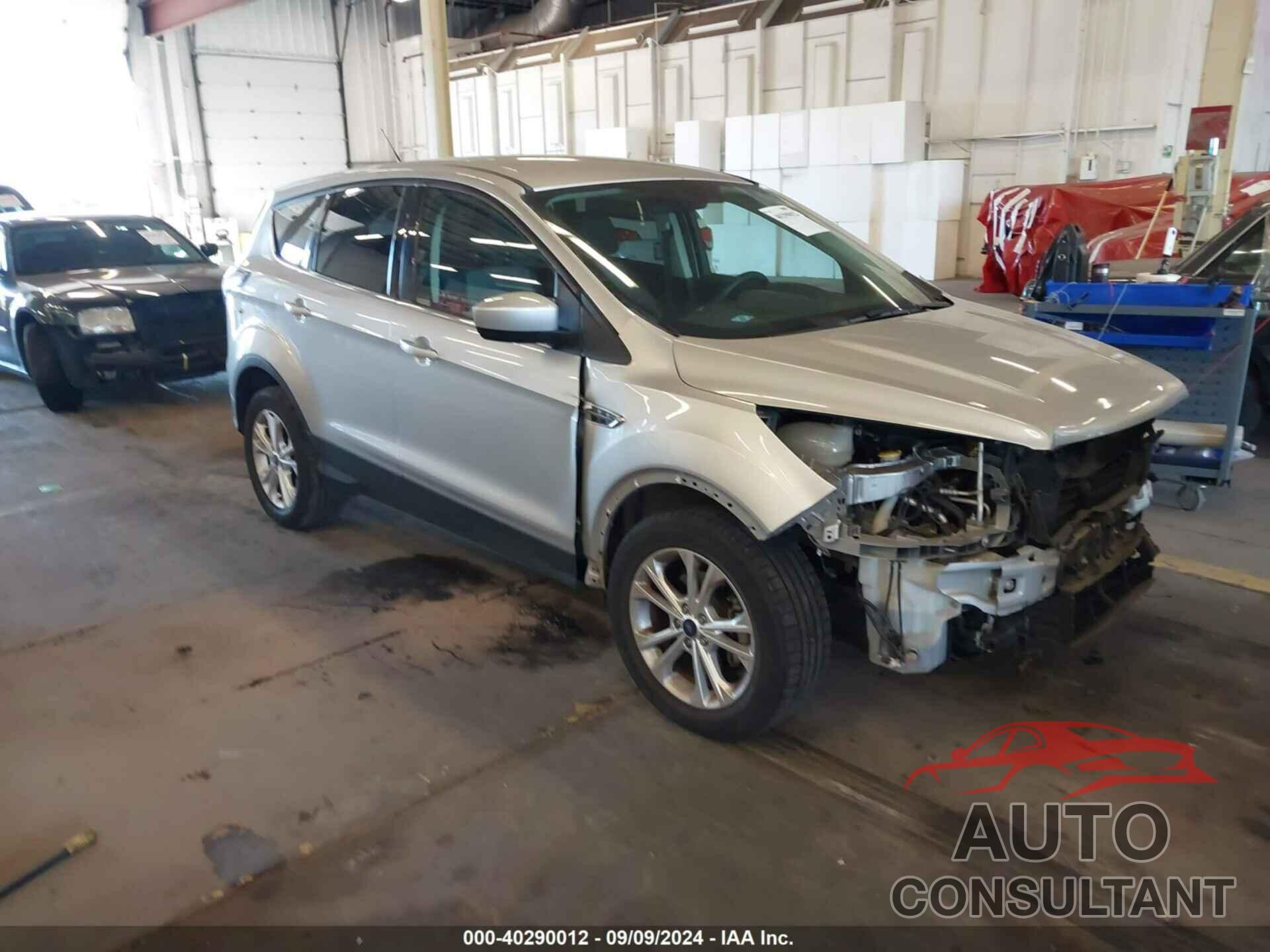 FORD ESCAPE 2017 - 1FMCU0GD1HUD12662