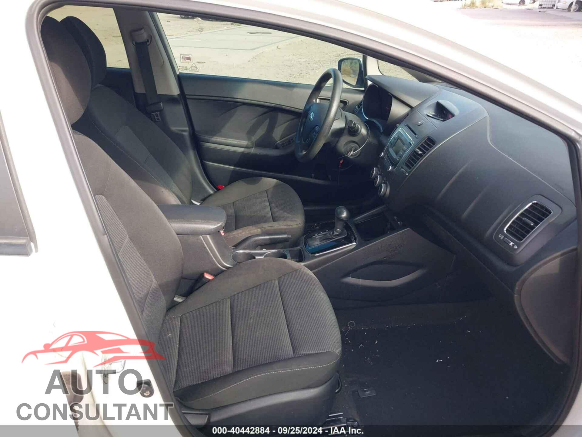 KIA FORTE 2017 - KNAFK5A81H5698104