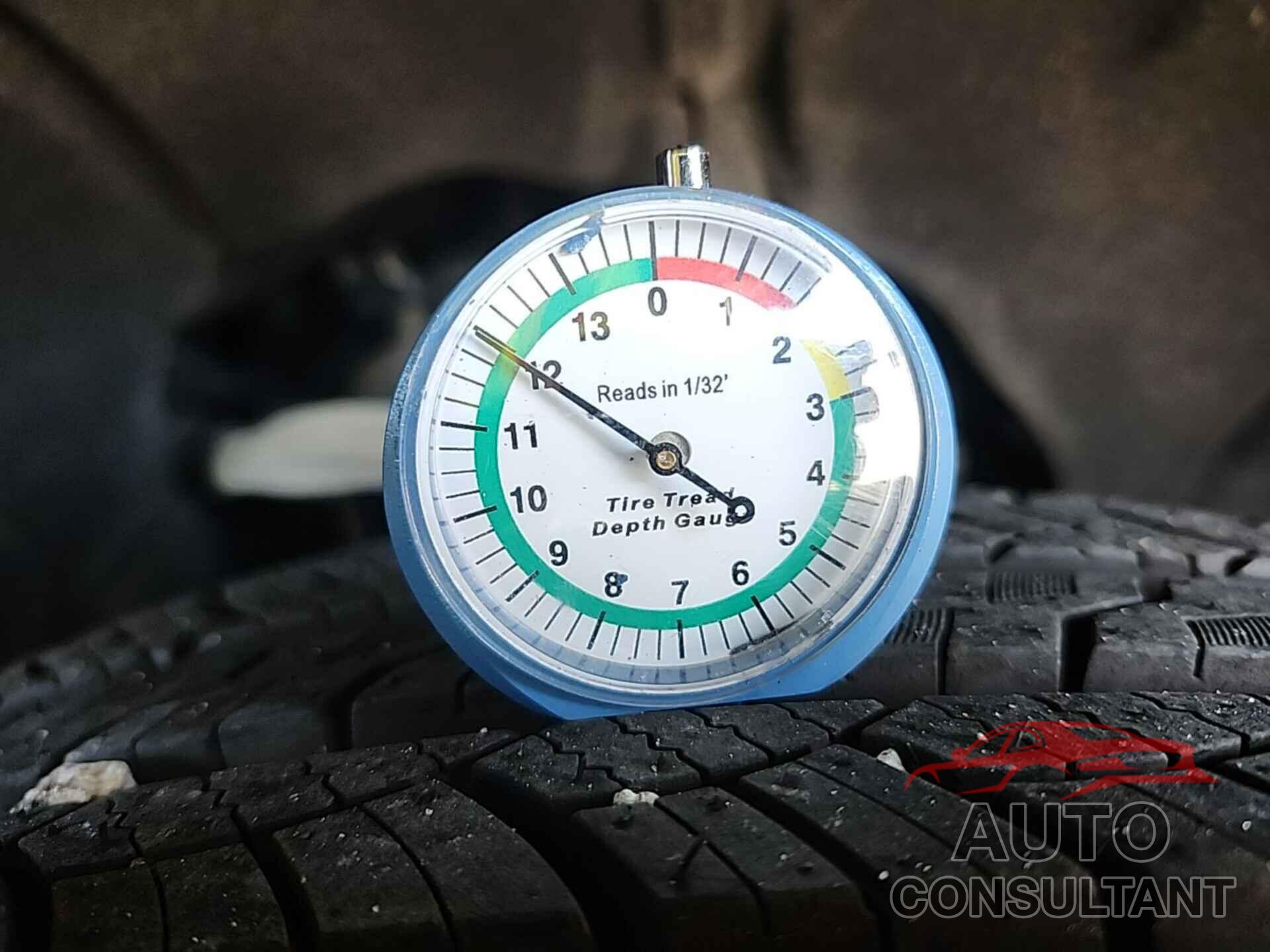 CHEVROLET SILVERADO 1500 2020 - 1GCRWCEK8LZ102826