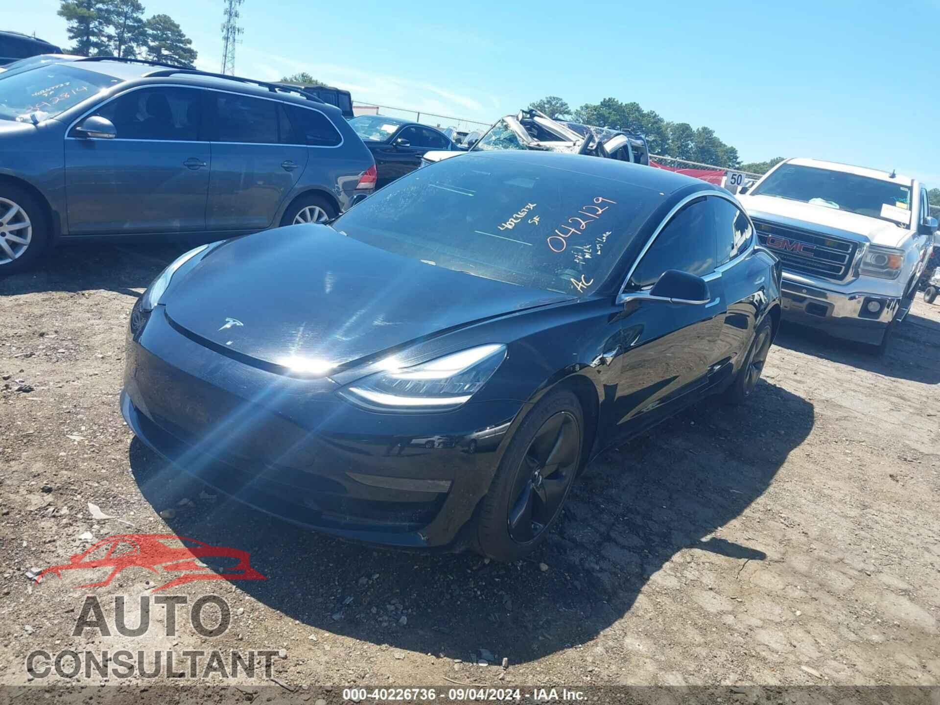 TESLA MODEL 3 2018 - 5YJ3E1EA4JF042129