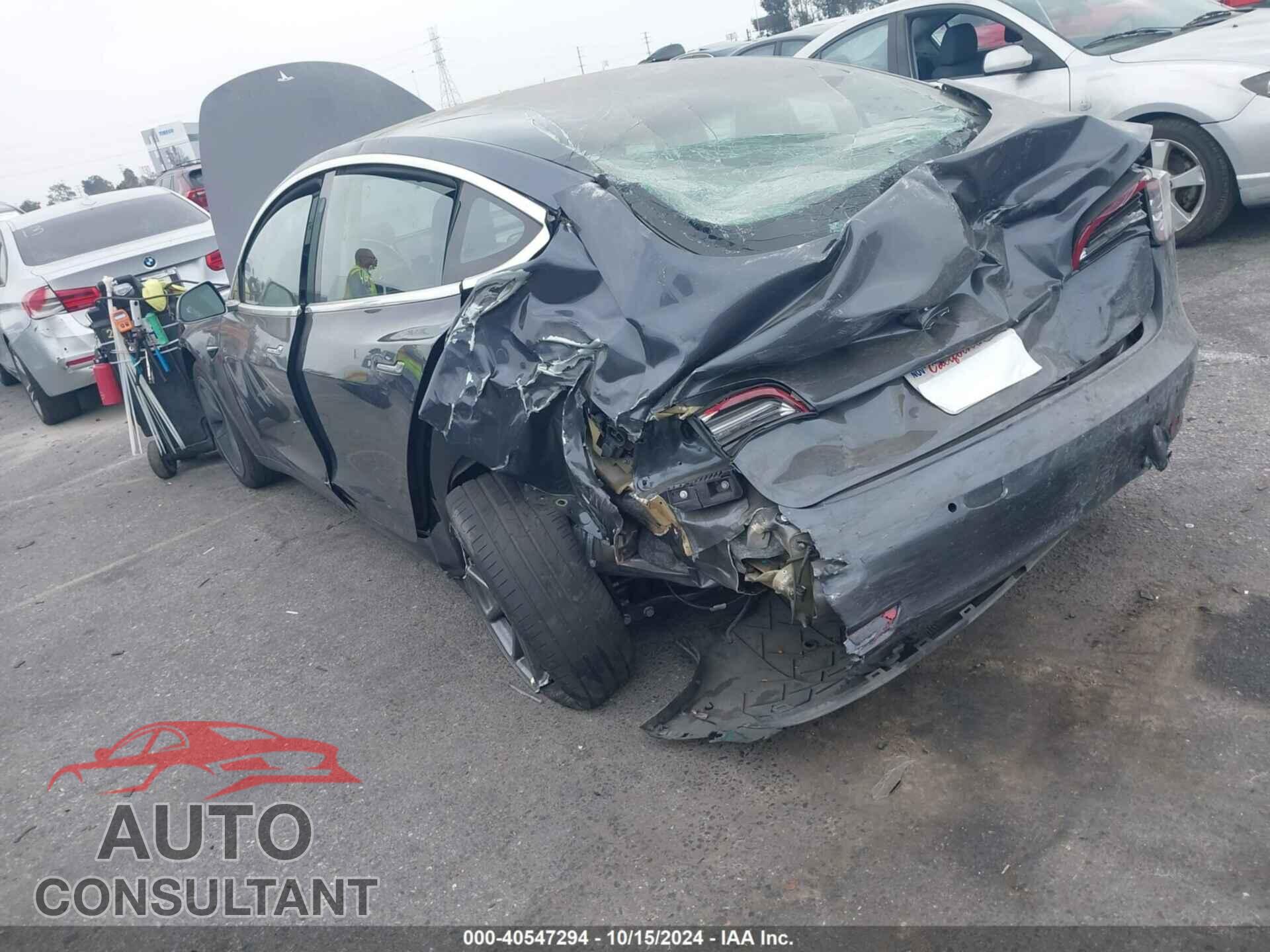TESLA MODEL 3 2018 - 5YJ3E1EA8JF123909