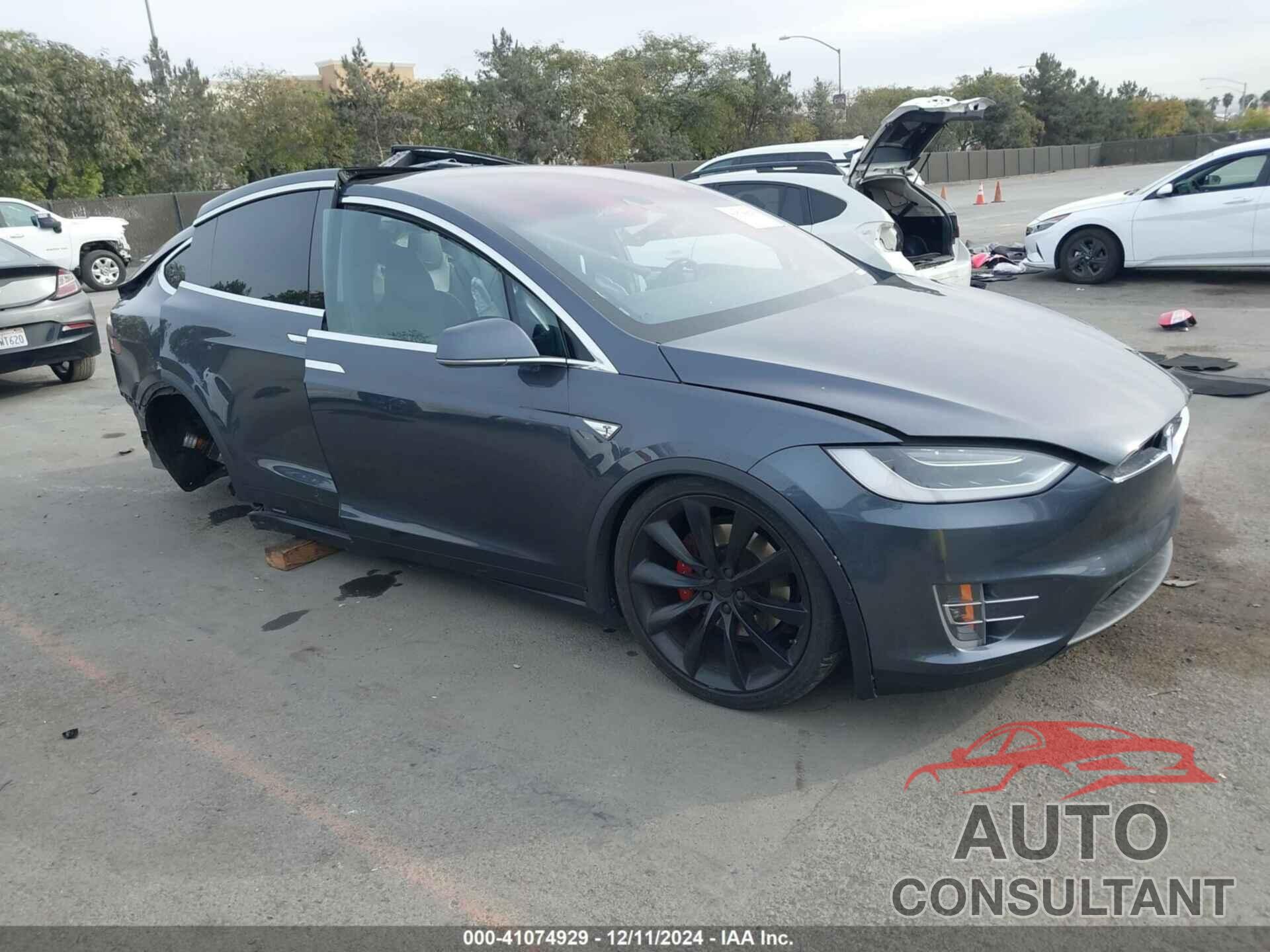 TESLA MODEL X 2016 - 5YJXCAE27GF015175