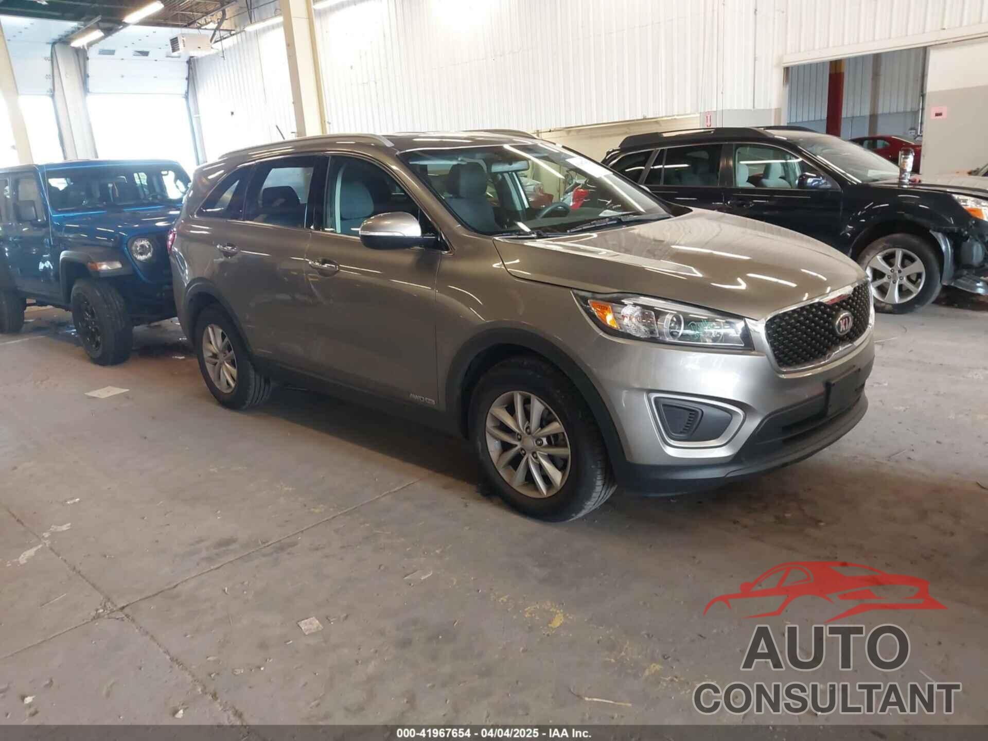 KIA SORENTO 2017 - 5XYPGDA57HG199307
