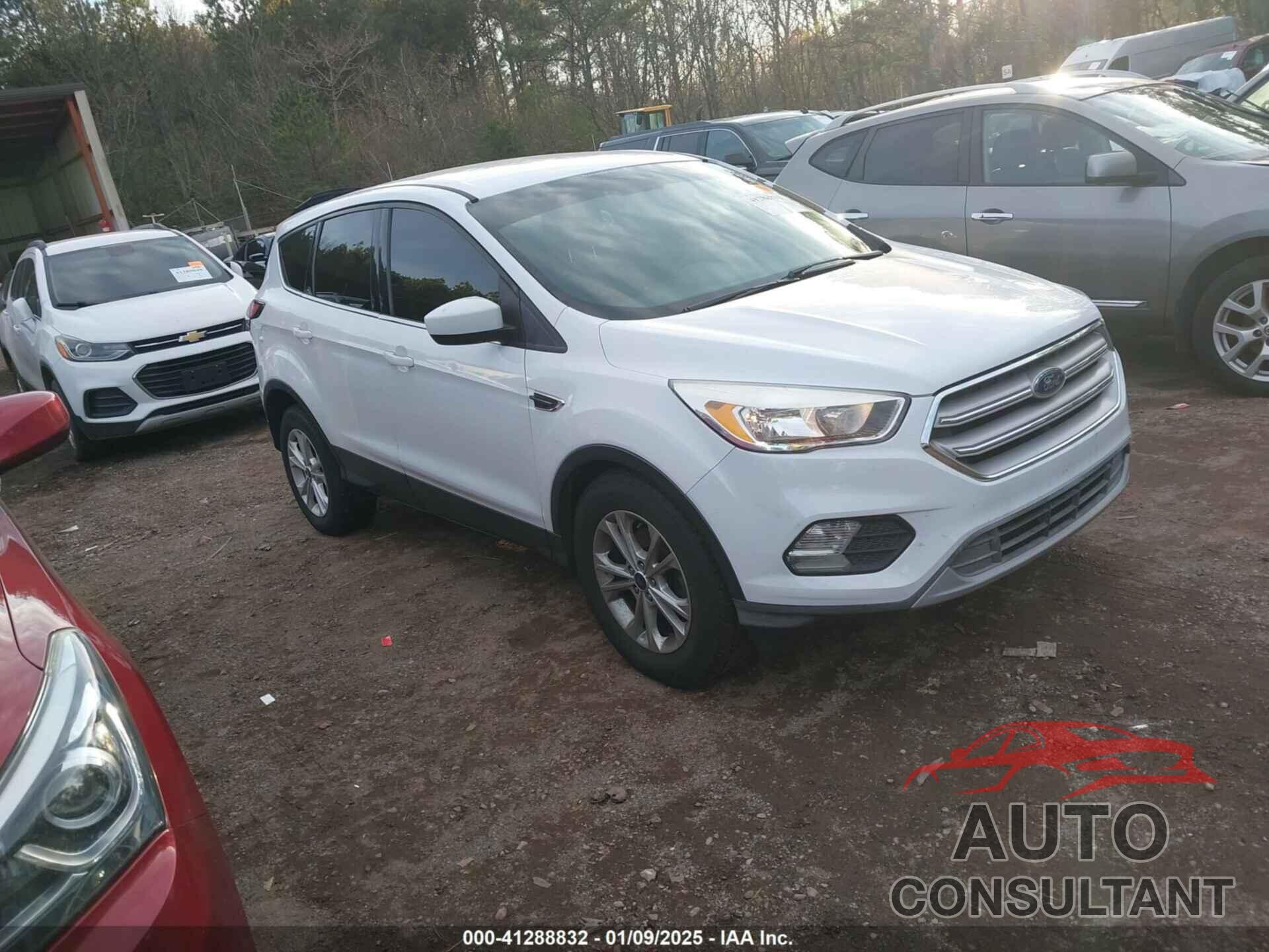 FORD ESCAPE 2017 - 1FMCU0GDXHUC55488