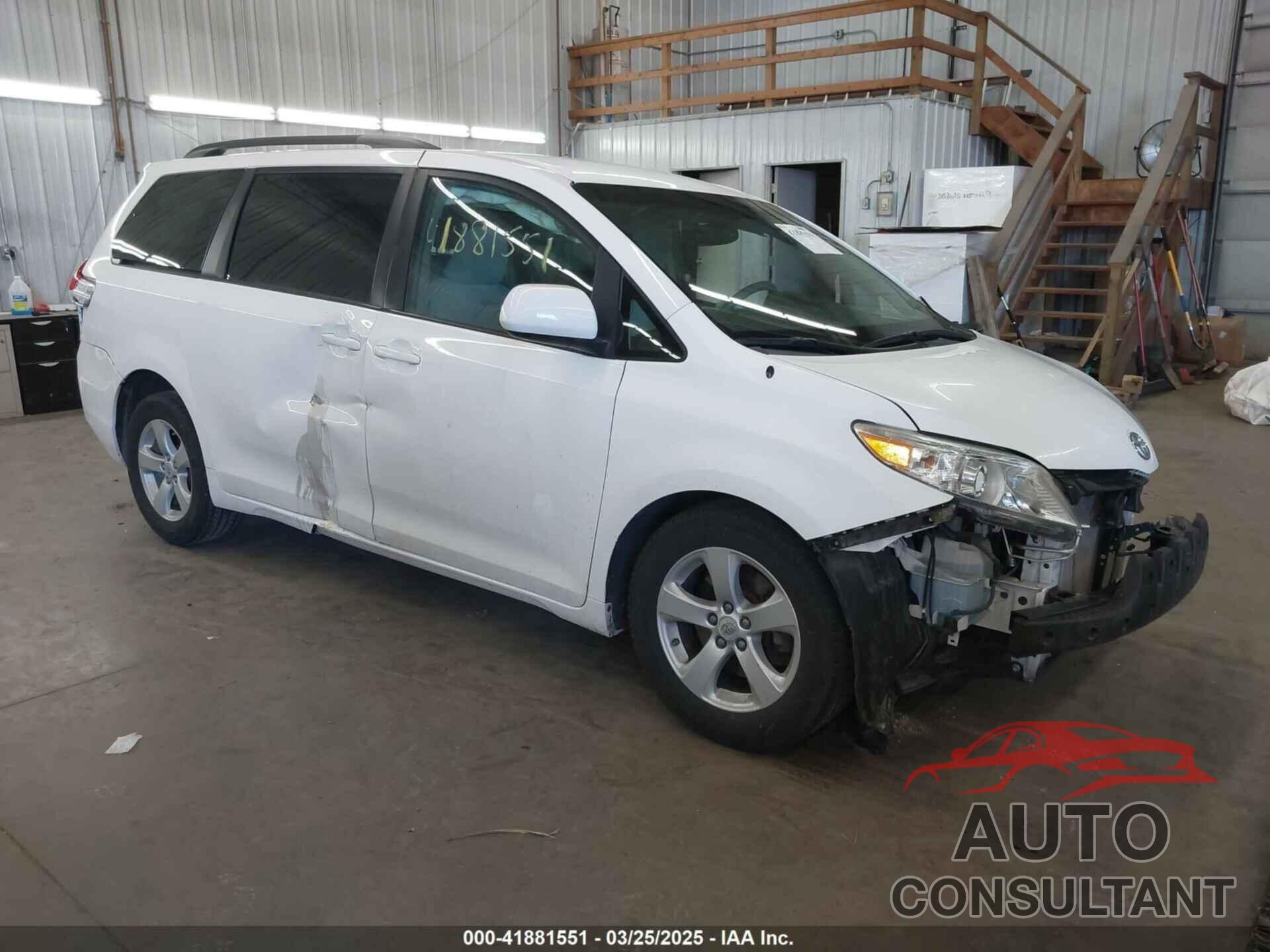 TOYOTA SIENNA 2011 - 5TDKK3DC6BS144970