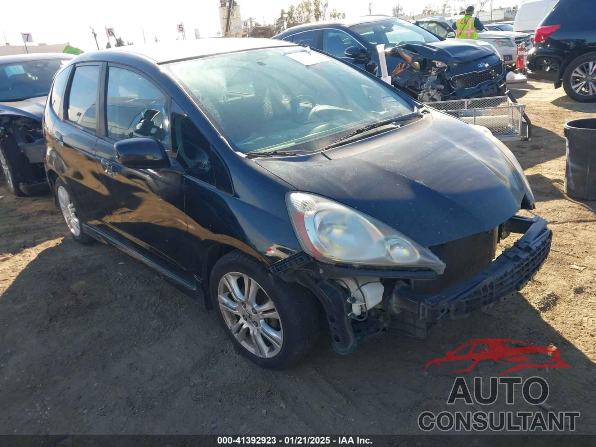 HONDA FIT 2011 - JHMGE8H57BC017568