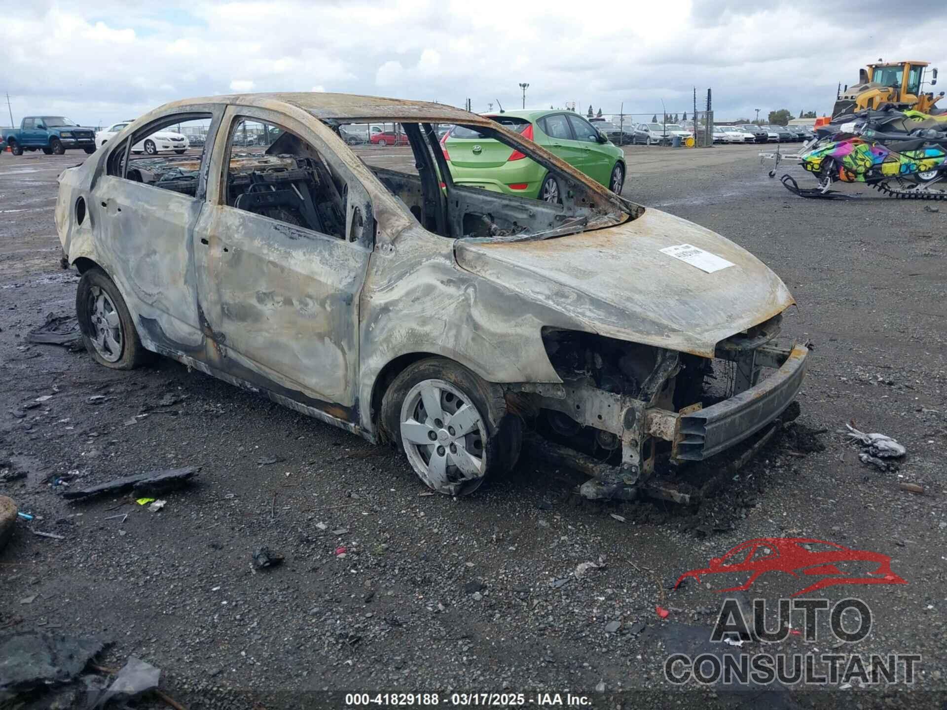 CHEVROLET SONIC 2016 - 1G1JA5SH7G4149681