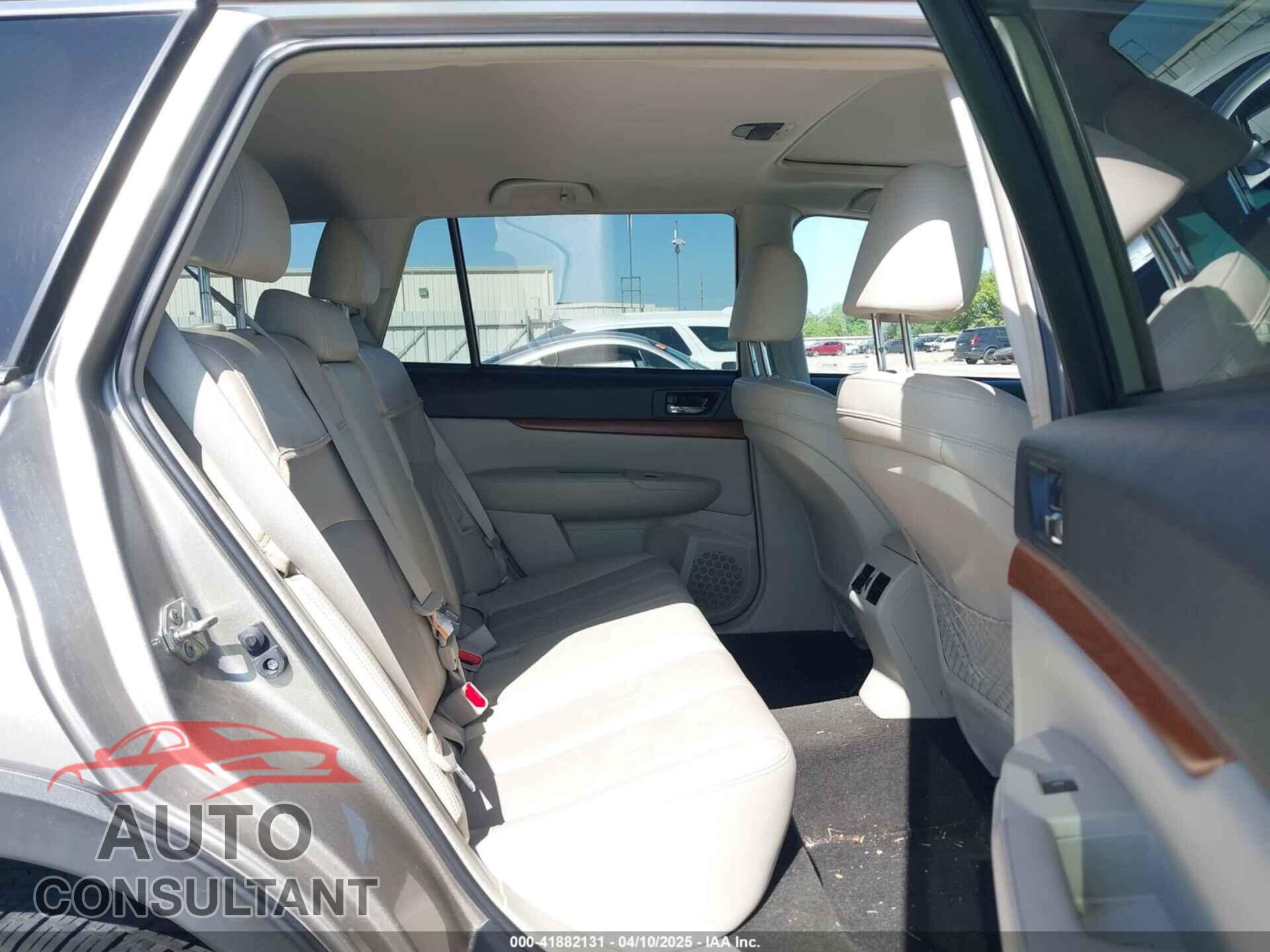 SUBARU OUTBACK 2014 - 4S4BRCLC8E3300070