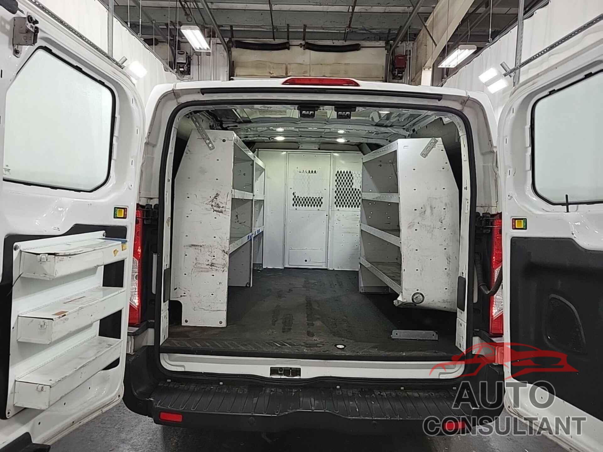FORD TRANSIT-150 2017 - 1FTYE1YM9HKA82506