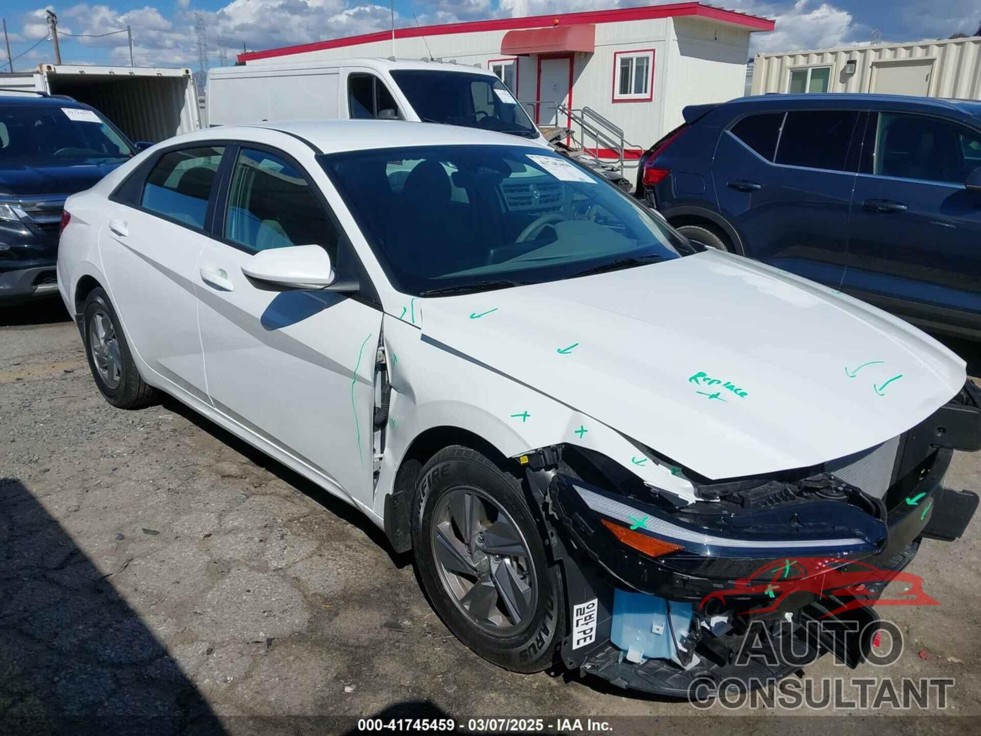 HYUNDAI ELANTRA 2024 - KMHLL4DG8RU815244