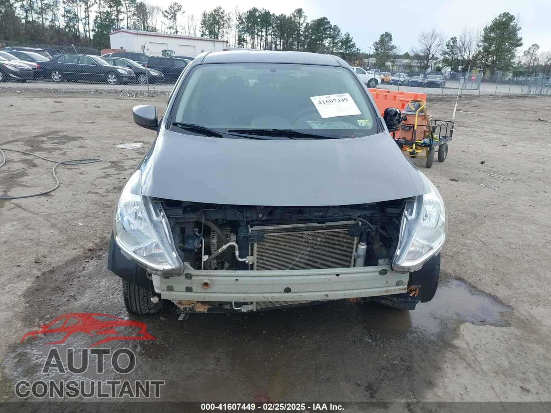 NISSAN VERSA 2019 - 3N1CN7AP3KL870613