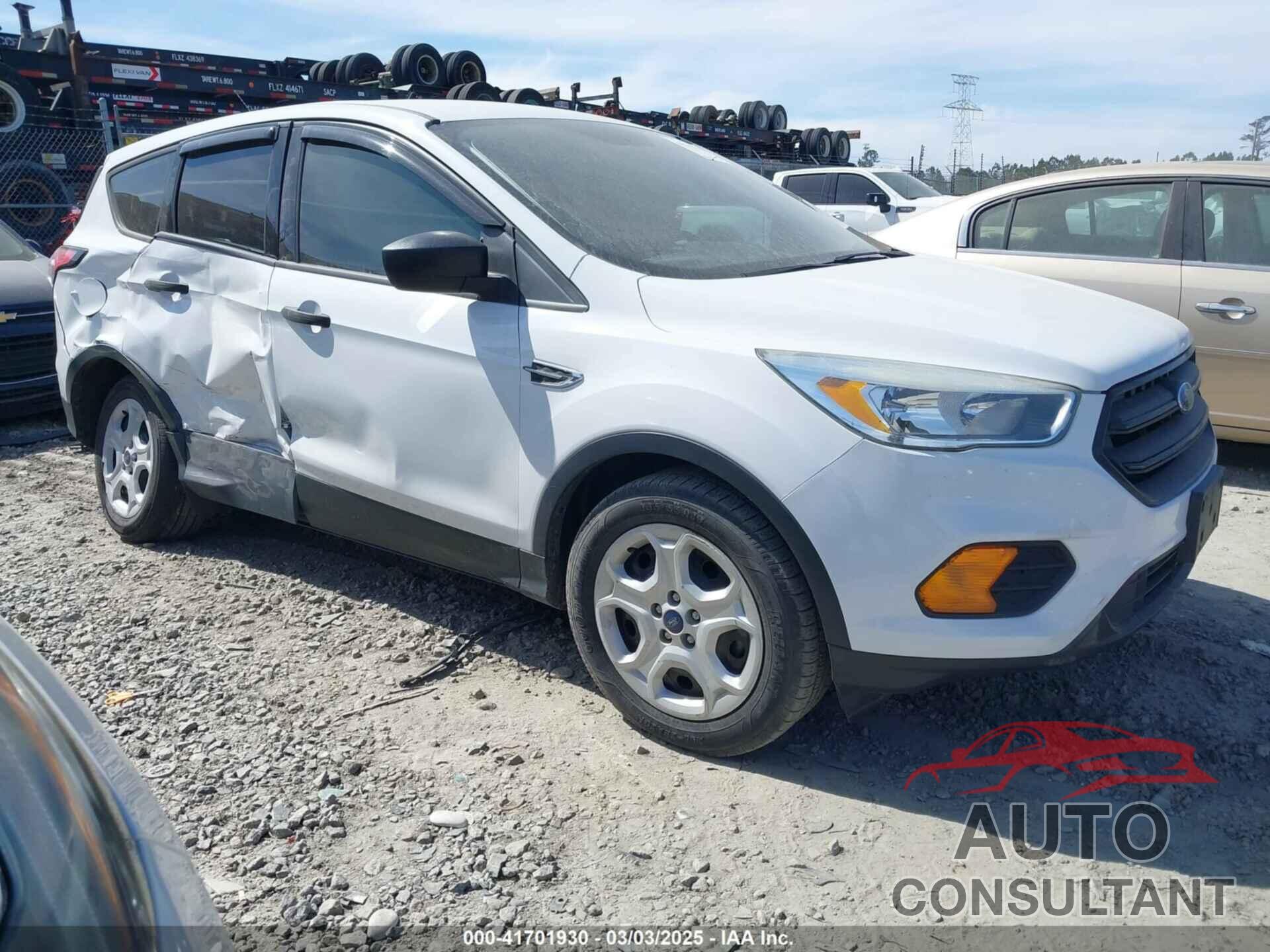 FORD ESCAPE 2017 - 1FMCU0F70HUB65598