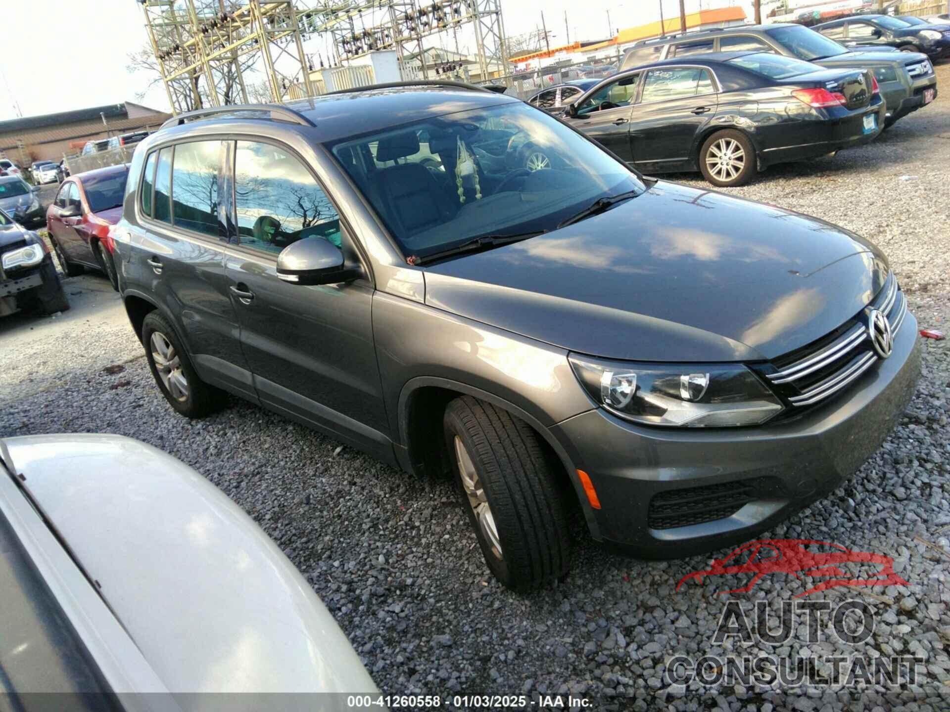 VOLKSWAGEN TIGUAN 2017 - WVGBV7AX7HK029358