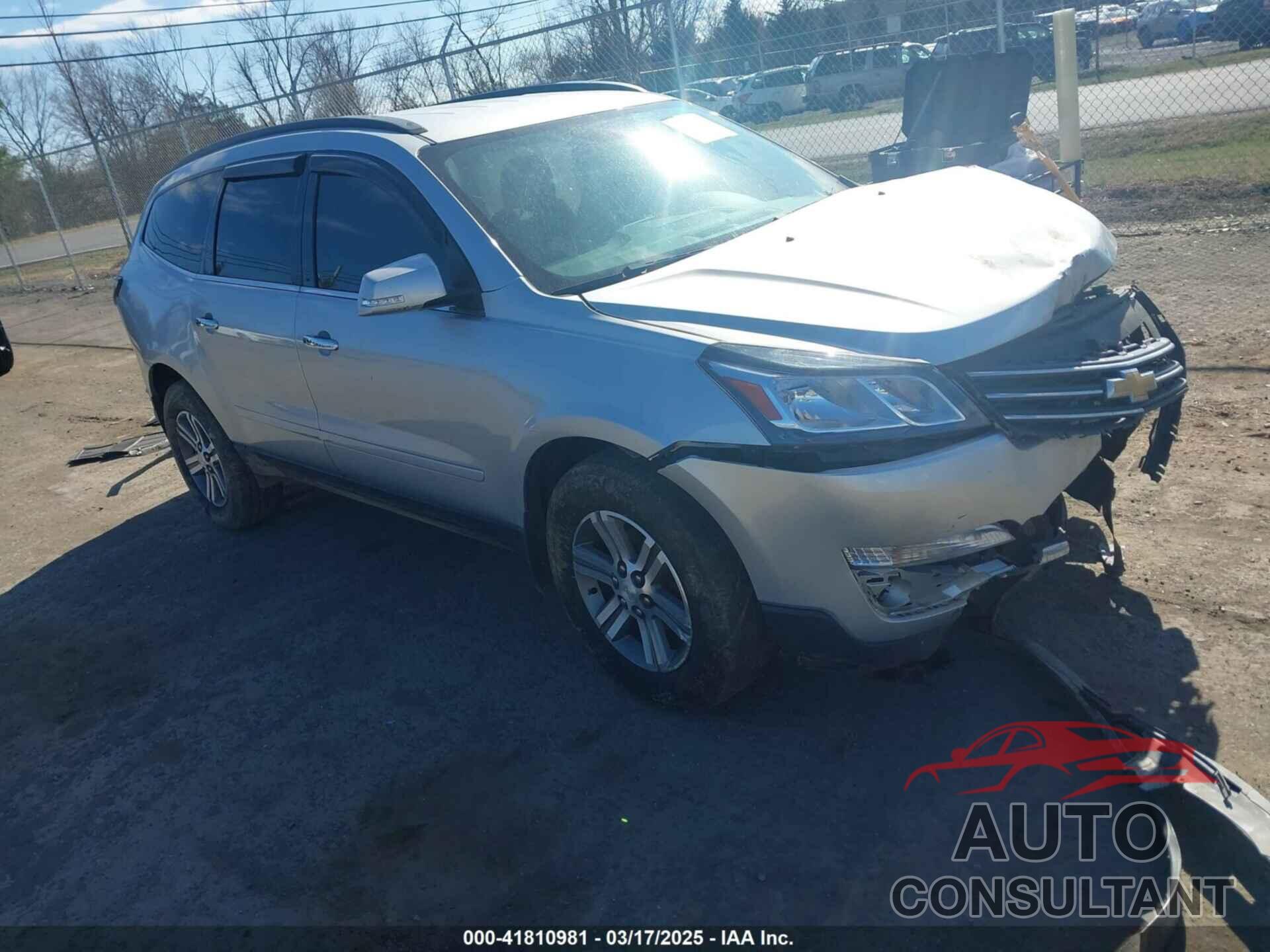 CHEVROLET TRAVERSE 2015 - 1GNKVHKD8FJ258415