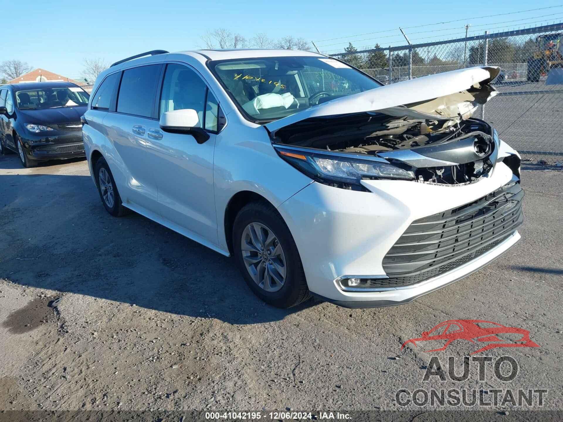 TOYOTA SIENNA 2023 - 5TDYRKEC2PS160864