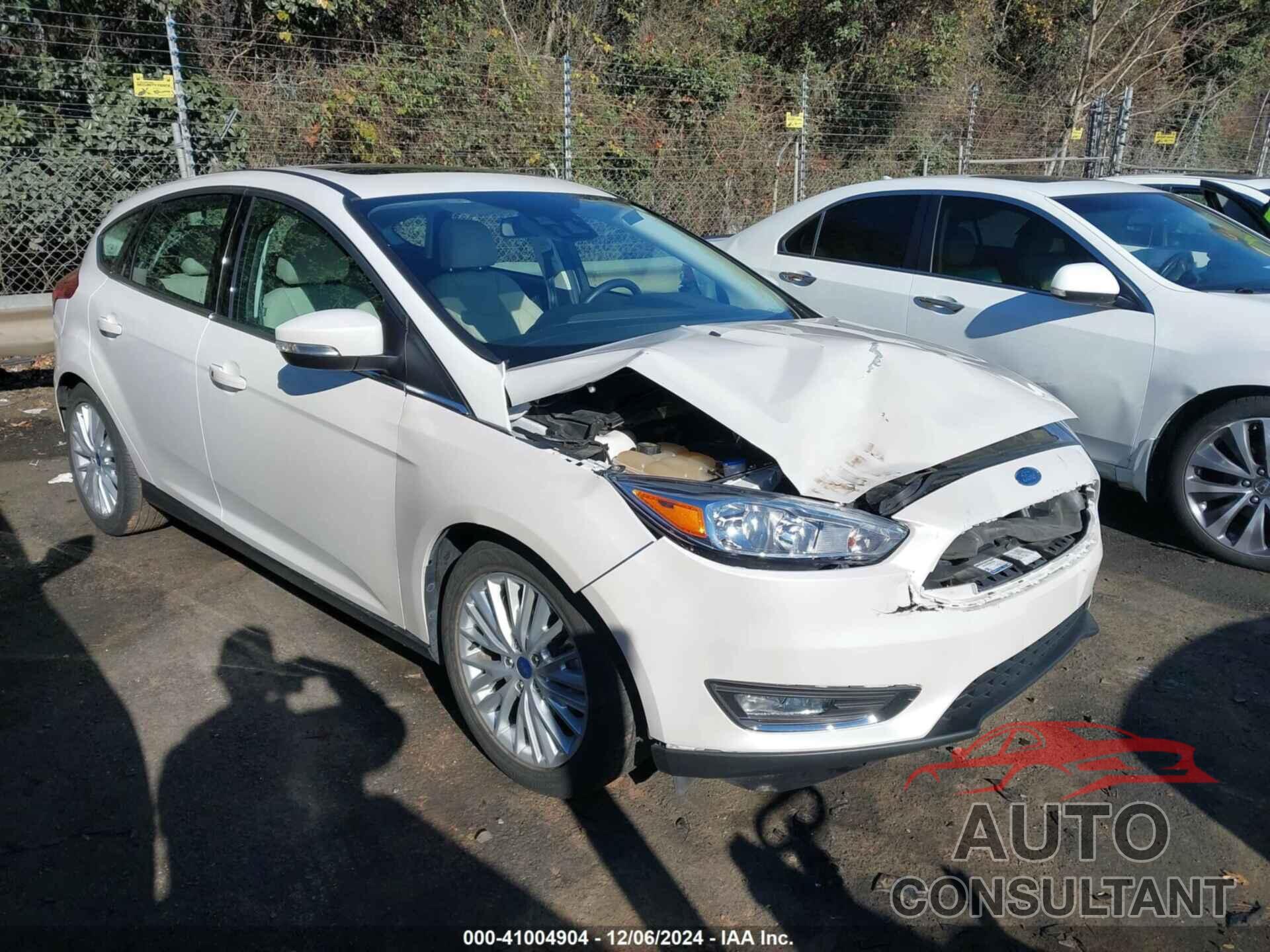 FORD FOCUS 2017 - 1FADP3N28HL317226