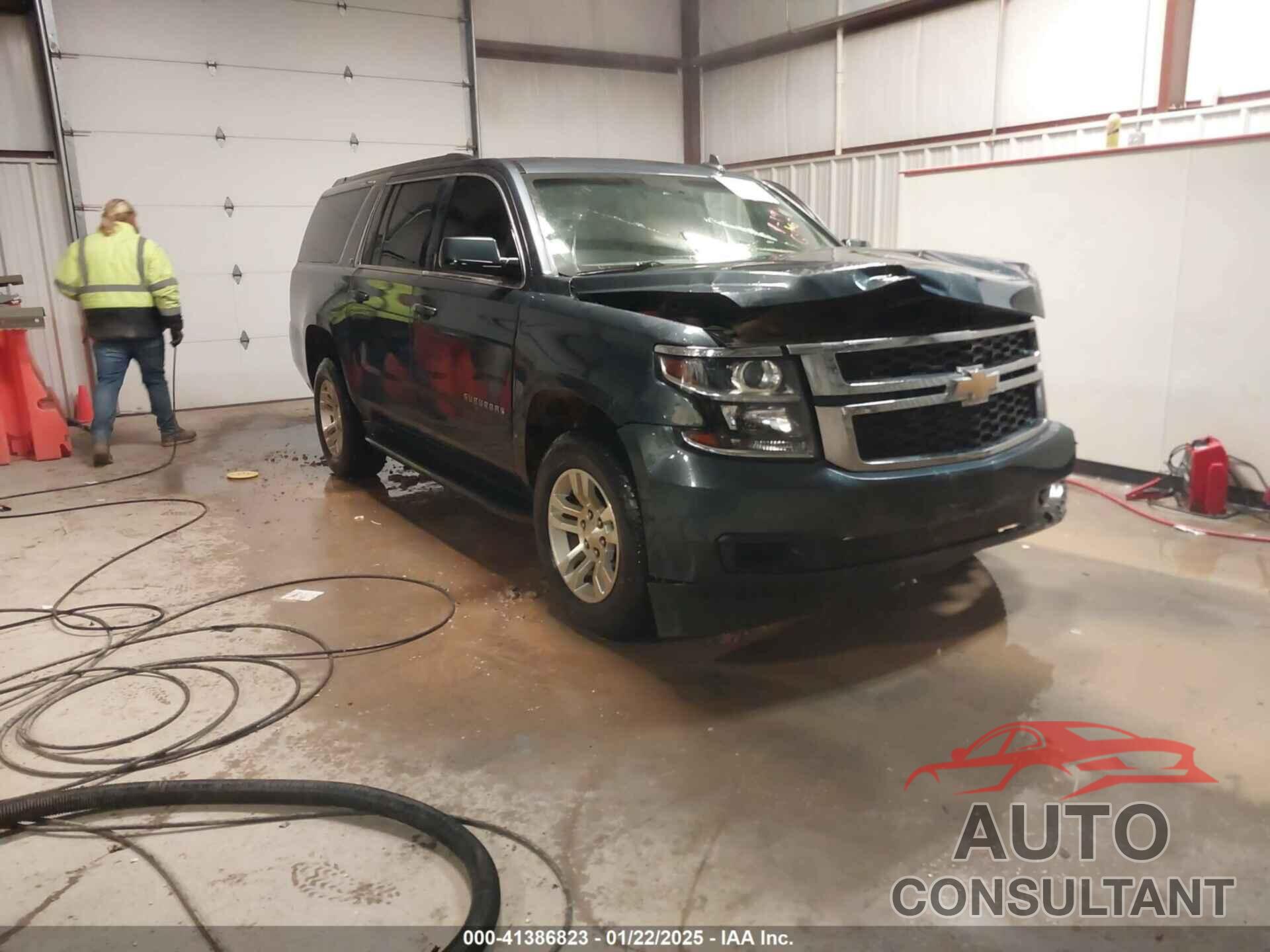 CHEVROLET SUBURBAN 2019 - 1GNSKHKC7KR166918