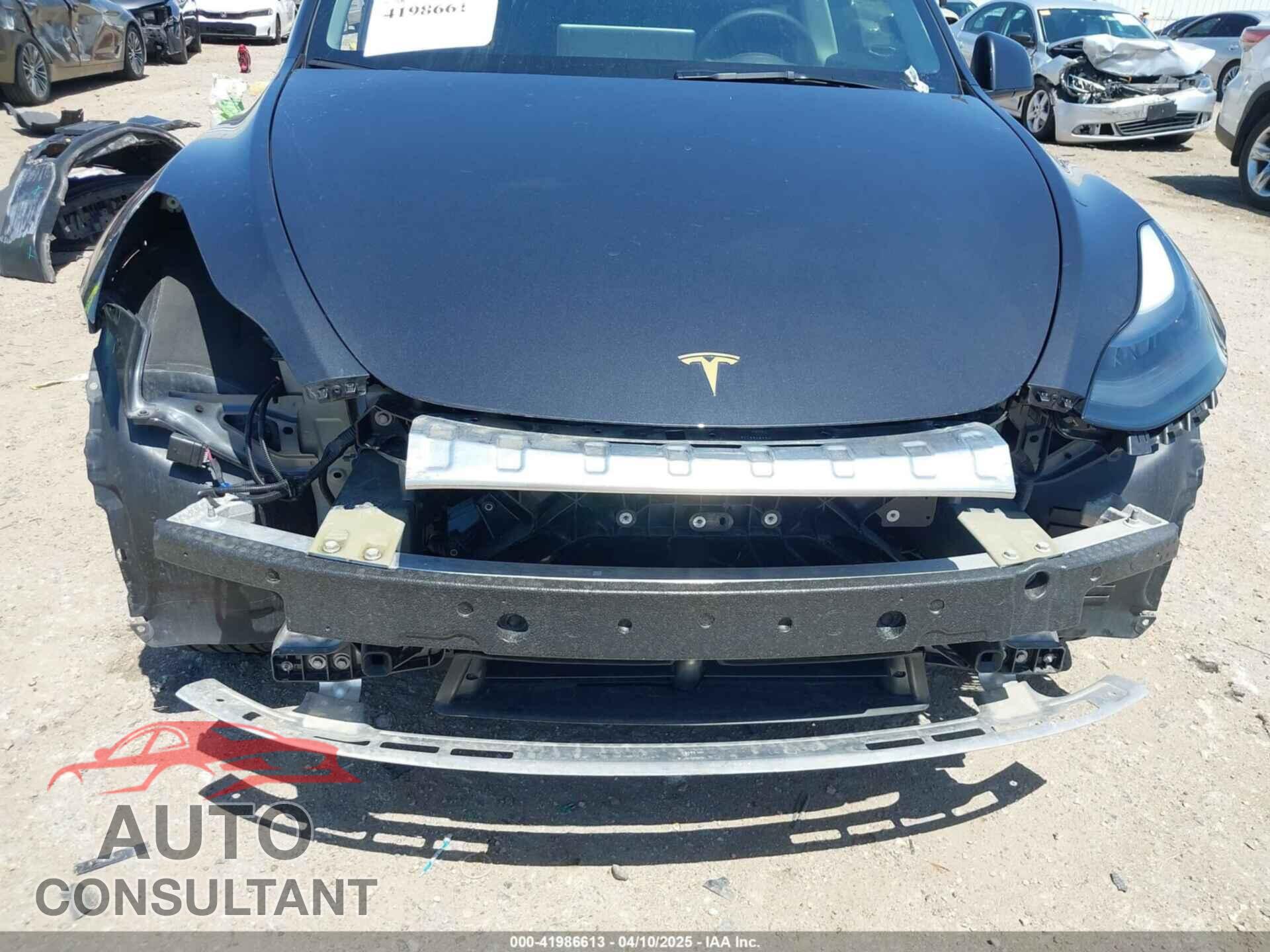 TESLA MODEL Y 2024 - 7SAYGDED2RF040745