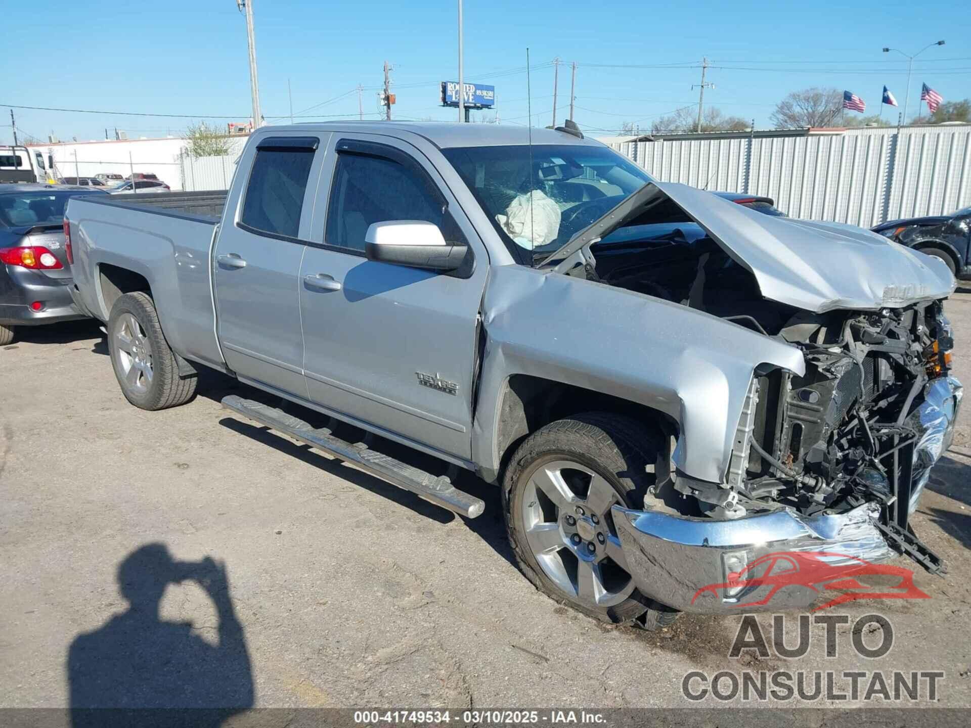 CHEVROLET SILVERADO 1500 2018 - 1GCRCREC0JZ212383