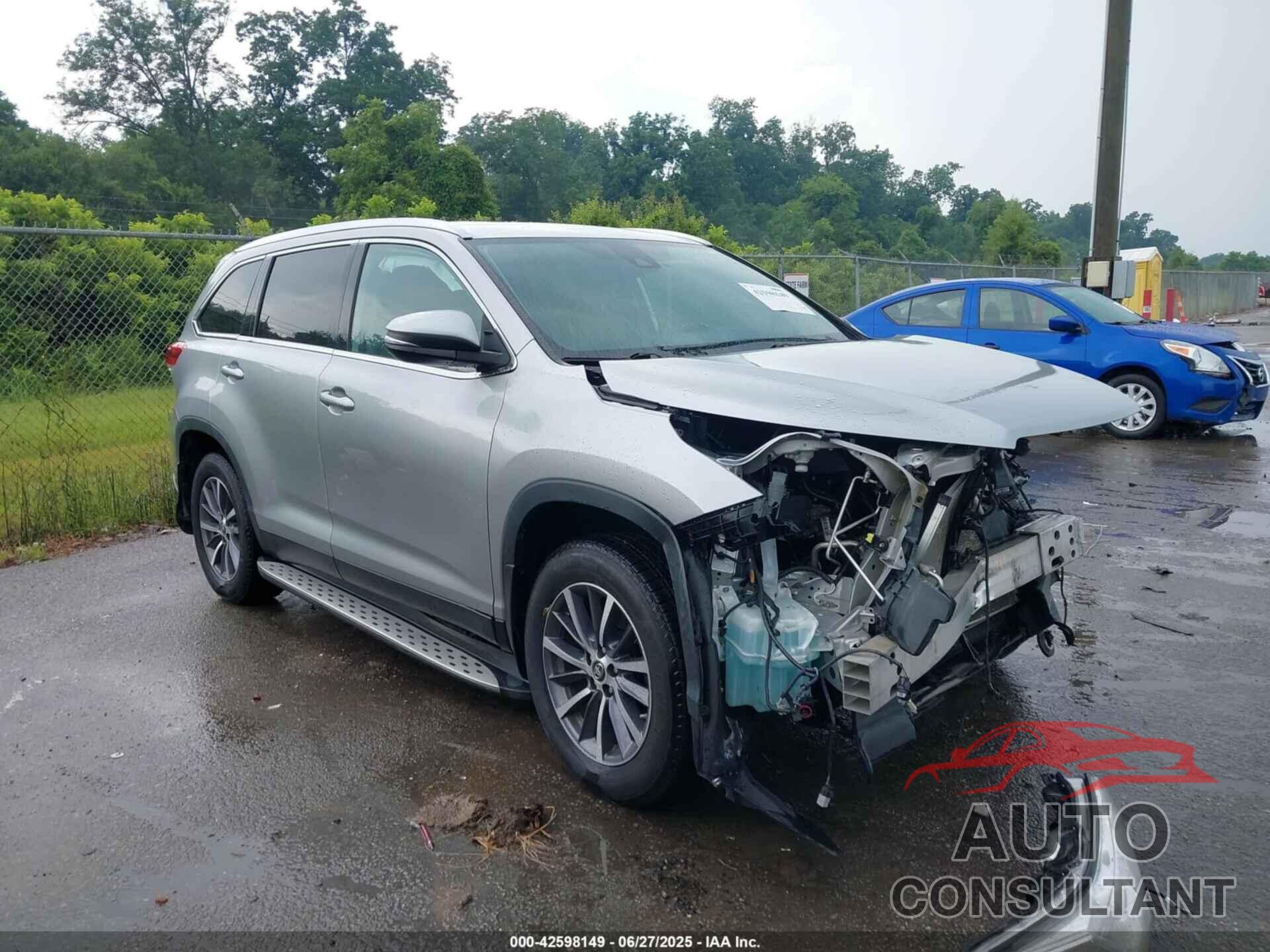 TOYOTA HIGHLANDER 2019 - 5TDKZRFH2KS319013
