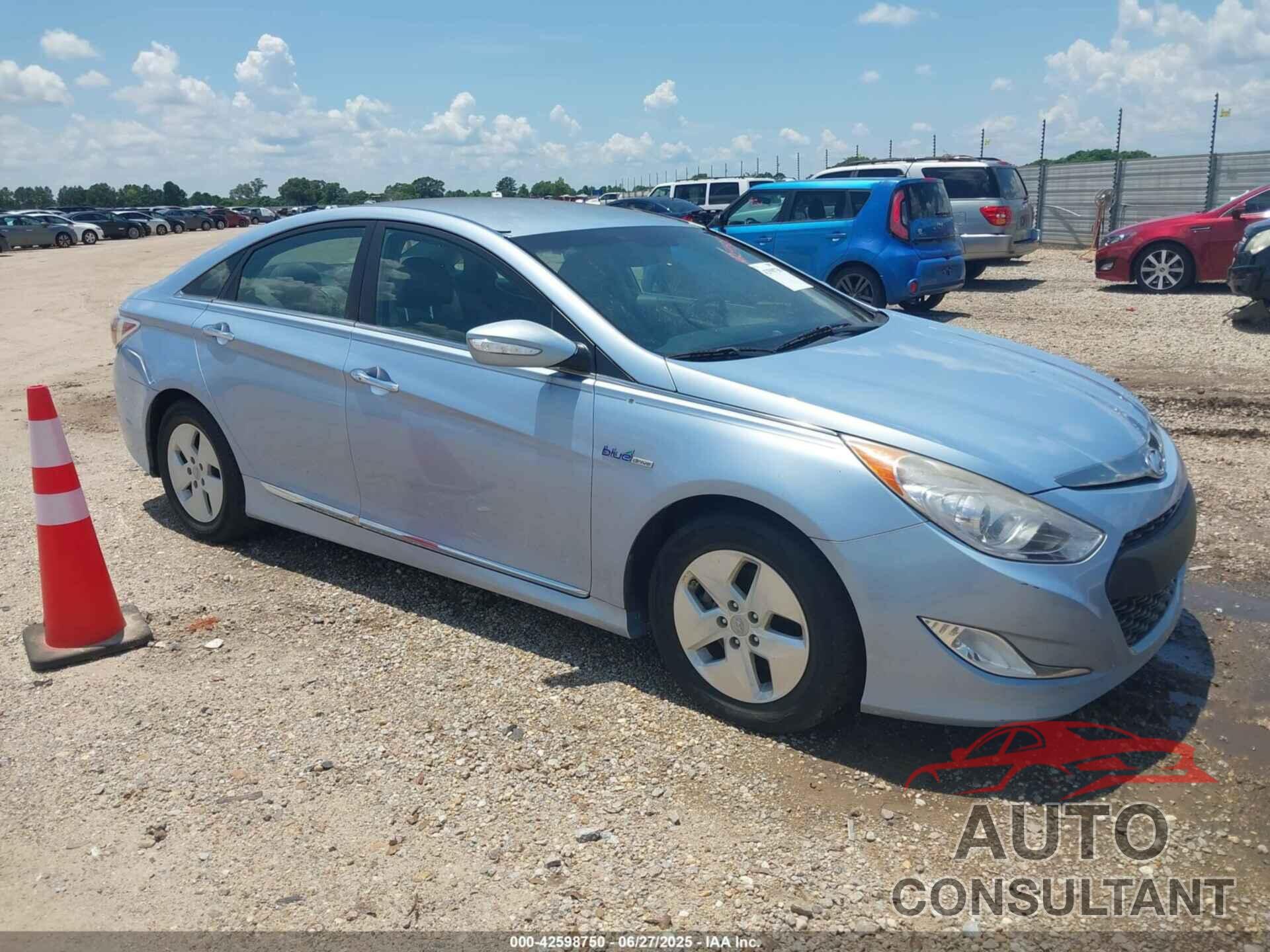 HYUNDAI SONATA HYBRID 2012 - KMHEC4A44CA046284