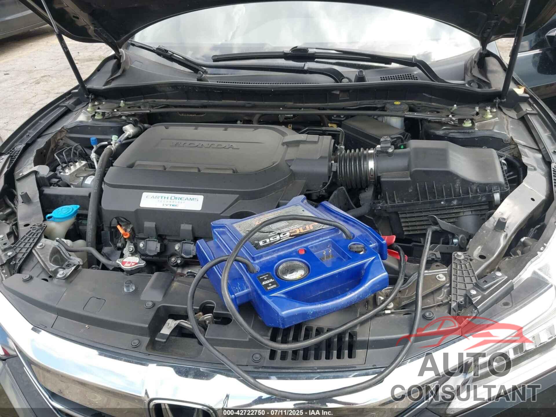 HONDA ACCORD 2017 - 1HGCR3F92HA005007