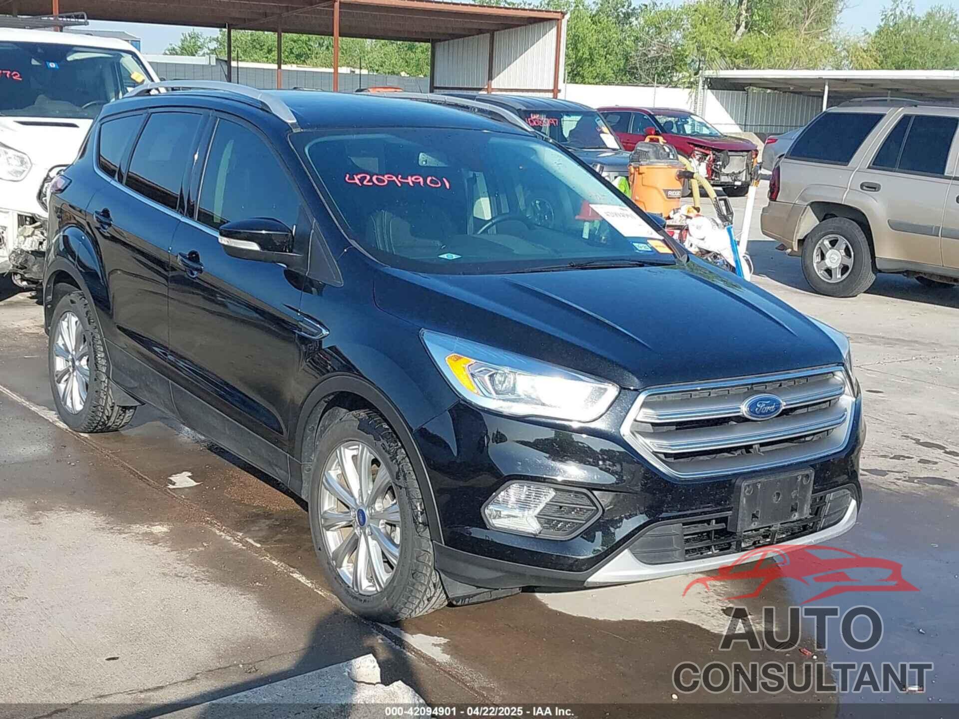 FORD ESCAPE 2017 - 1FMCU0JD9HUE71213