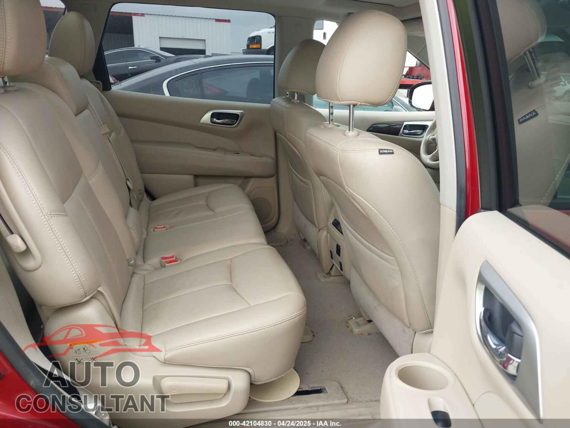 NISSAN PATHFINDER 2015 - 5N1AR2MN7FC611318