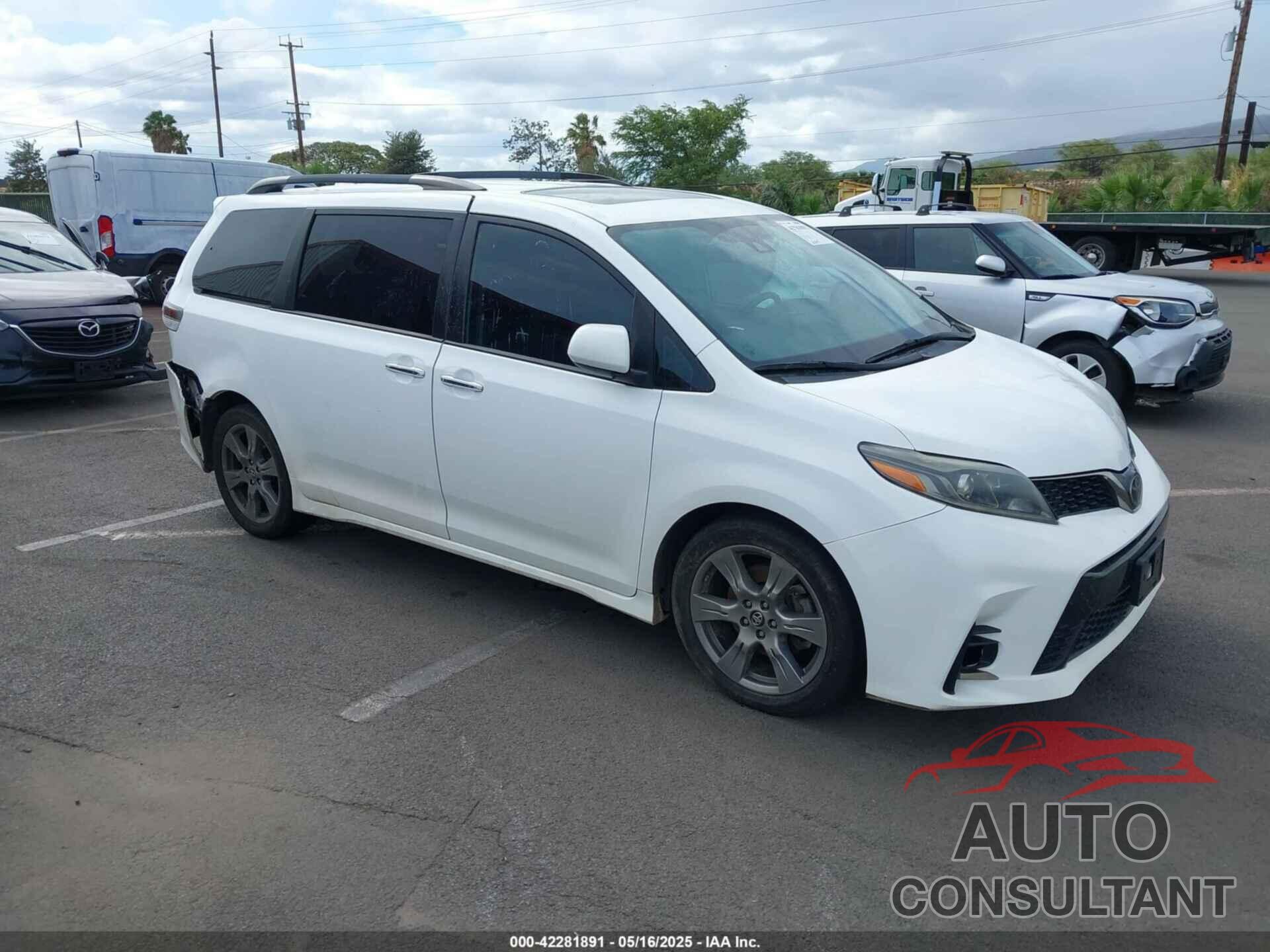 TOYOTA SIENNA 2019 - 5TDXZ3DC0KS990321