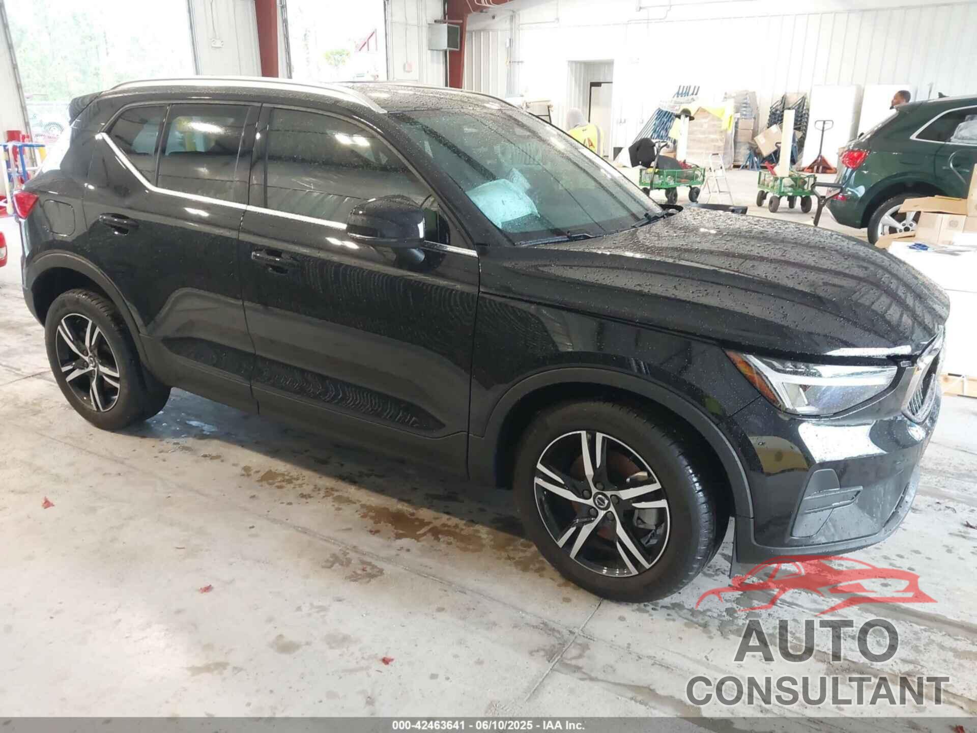 VOLVO XC40 2025 - YV4L12UJ9S2544719