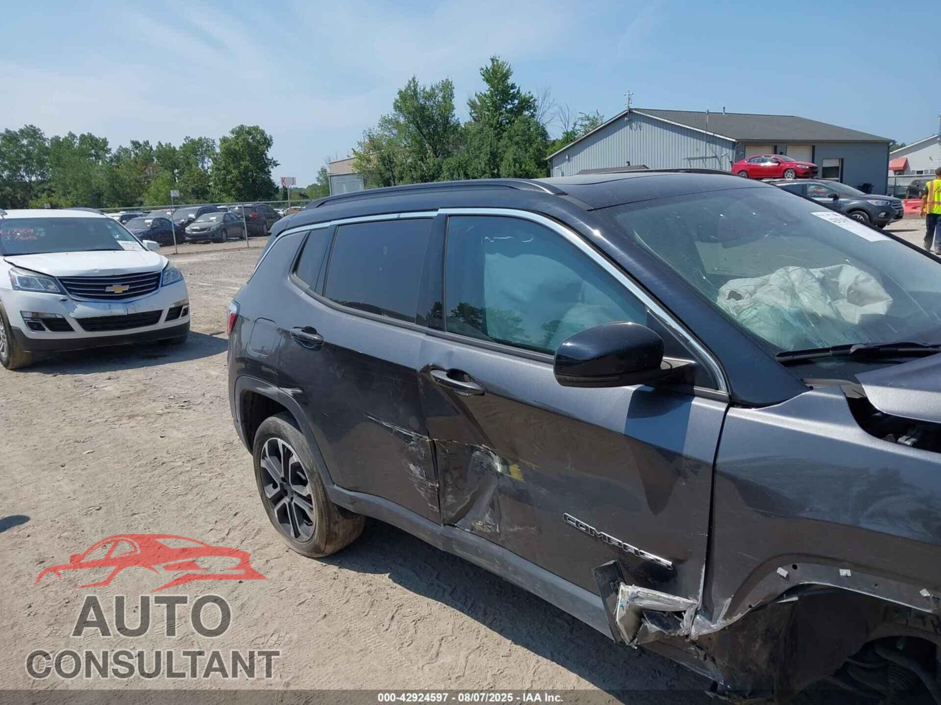 JEEP COMPASS 2022 - 3C4NJDCB3NT201019