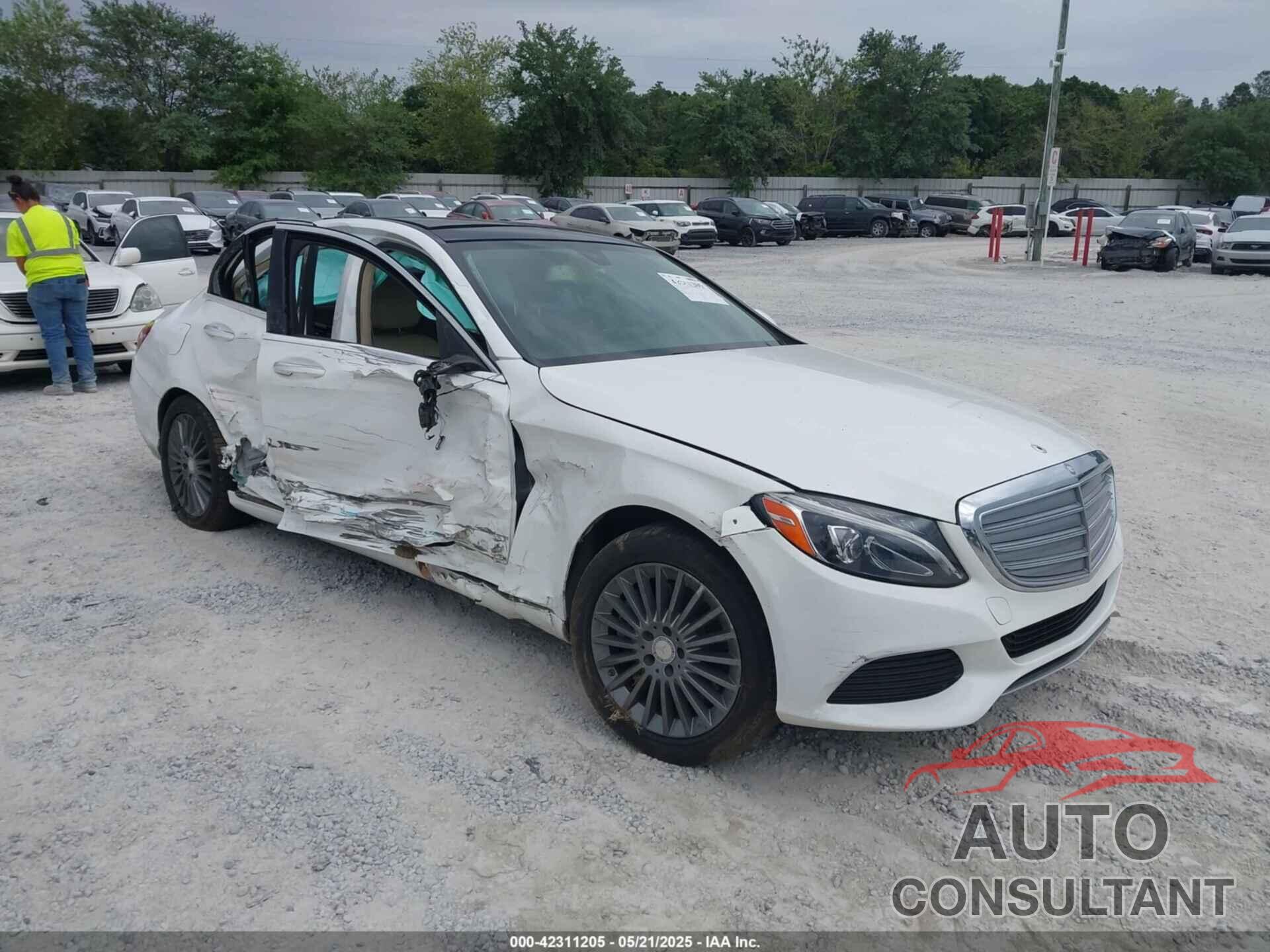 MERCEDES-BENZ C 300 2015 - 55SWF4KB7FU009527