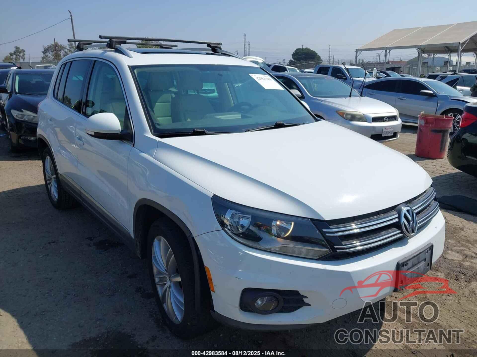 VOLKSWAGEN TIGUAN 2015 - WVGAV7AX4FW501176