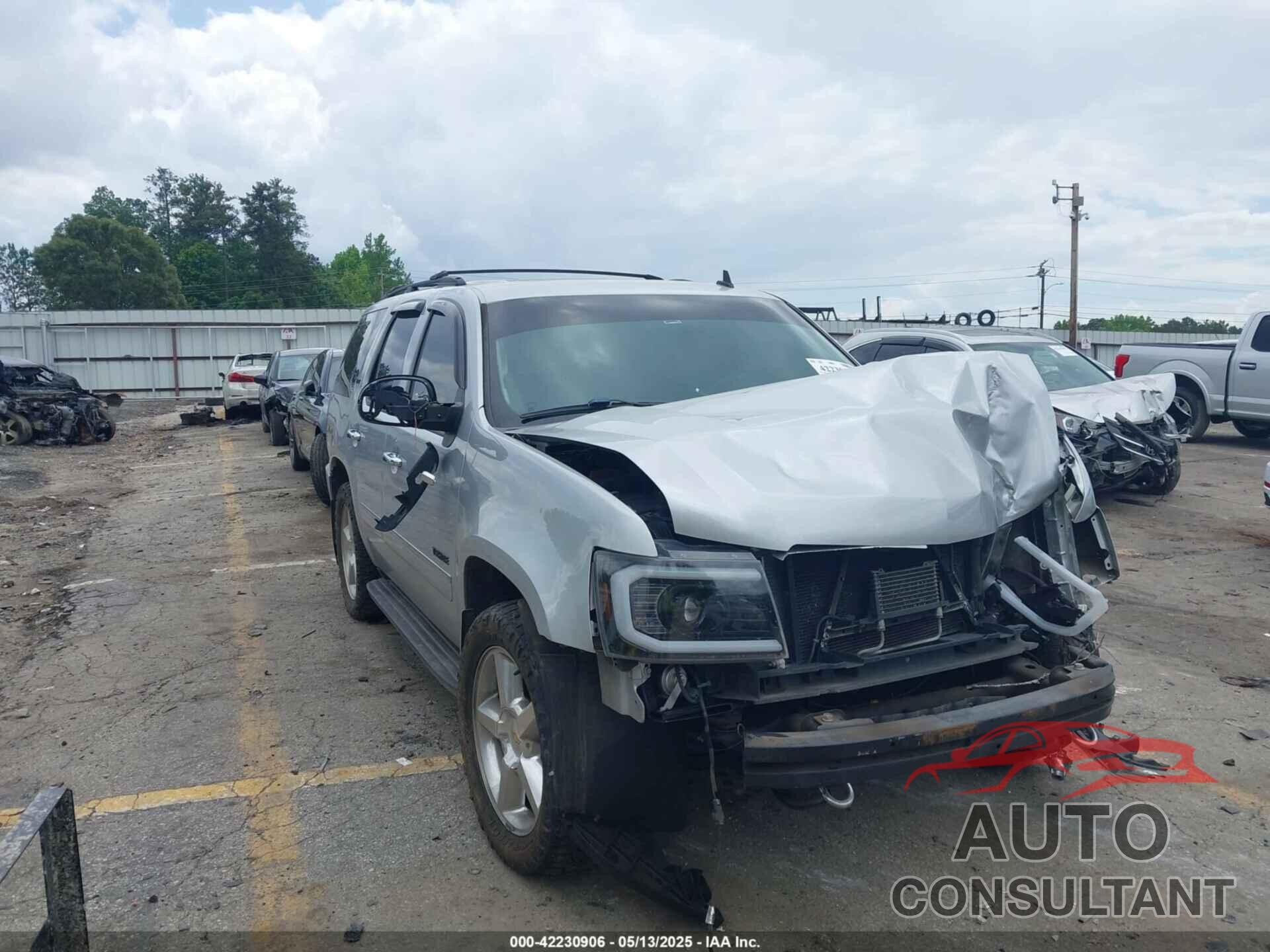 CHEVROLET TAHOE 2013 - 1GNSKCE02DR376348