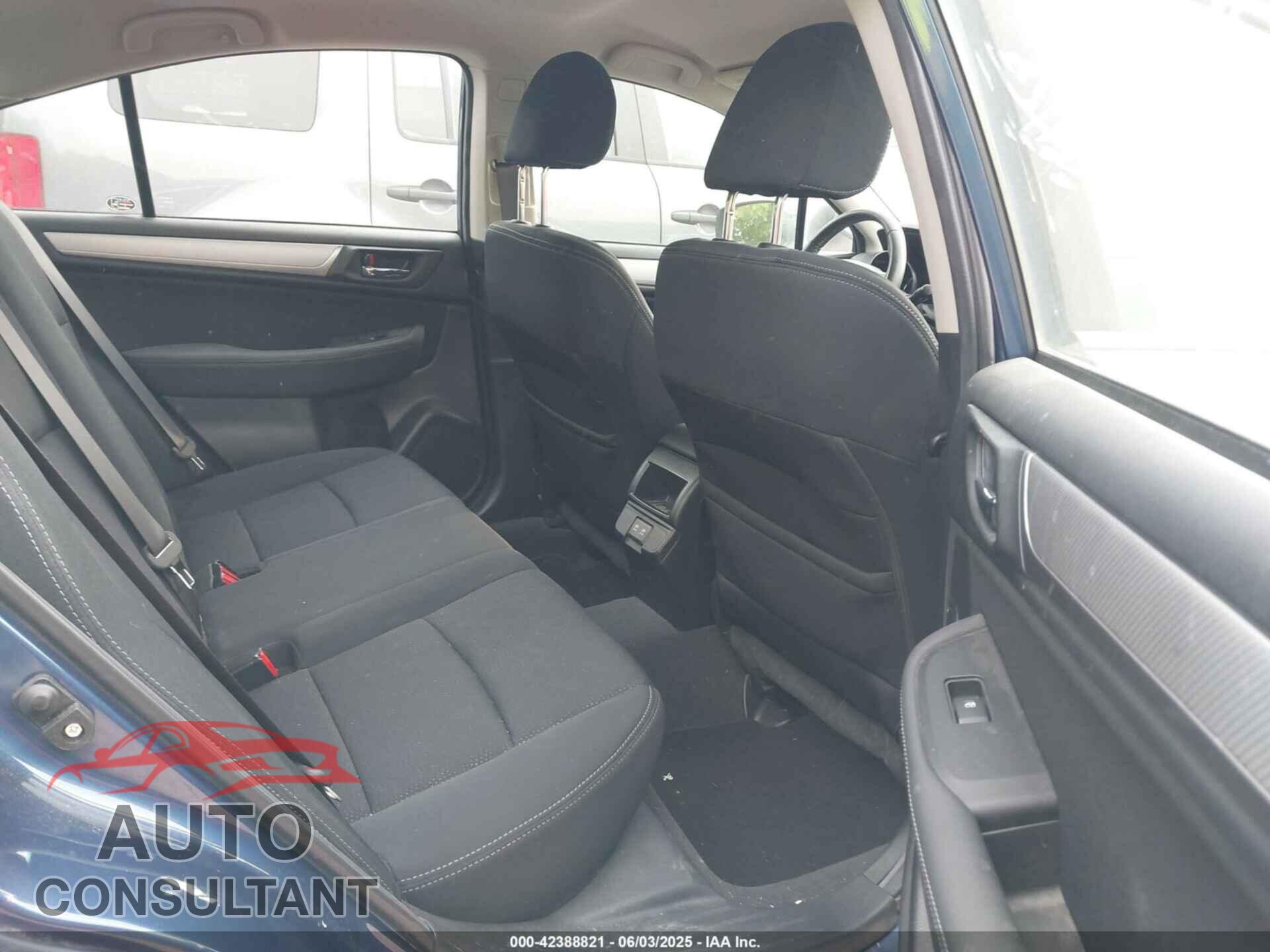 SUBARU LEGACY 2019 - 4S3BNAF65K3039700