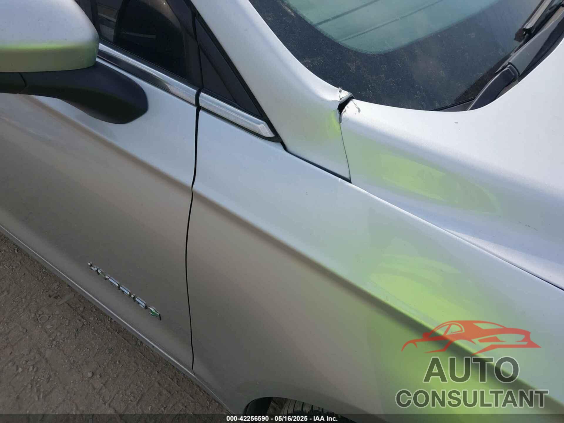 FORD FUSION HYBRID 2018 - 3FA6P0LU1JR157595