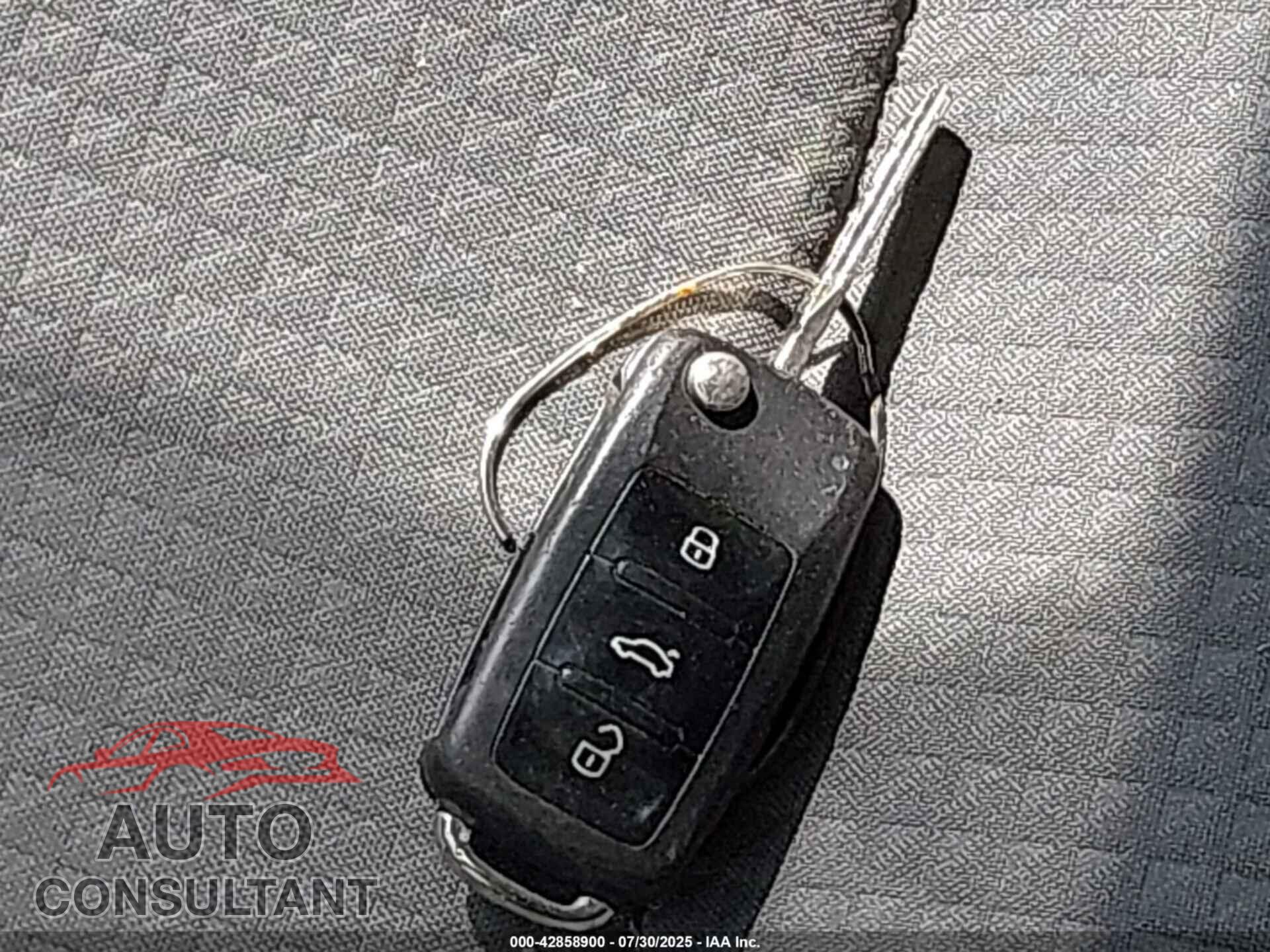 VOLKSWAGEN JETTA 2017 - 3VW2B7AJ6HM225645