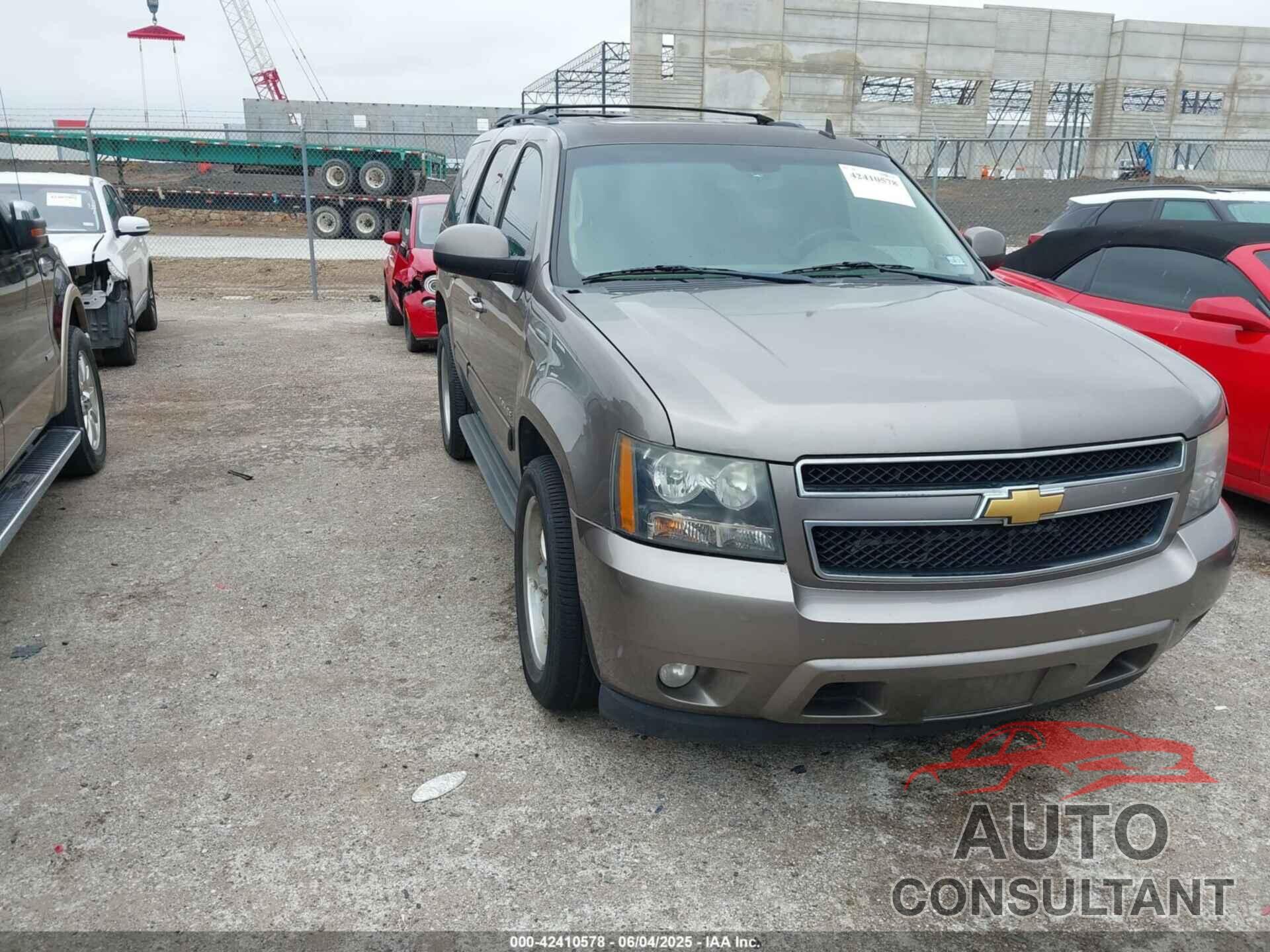 CHEVROLET TAHOE 2013 - 1GNSCBE04DR163442