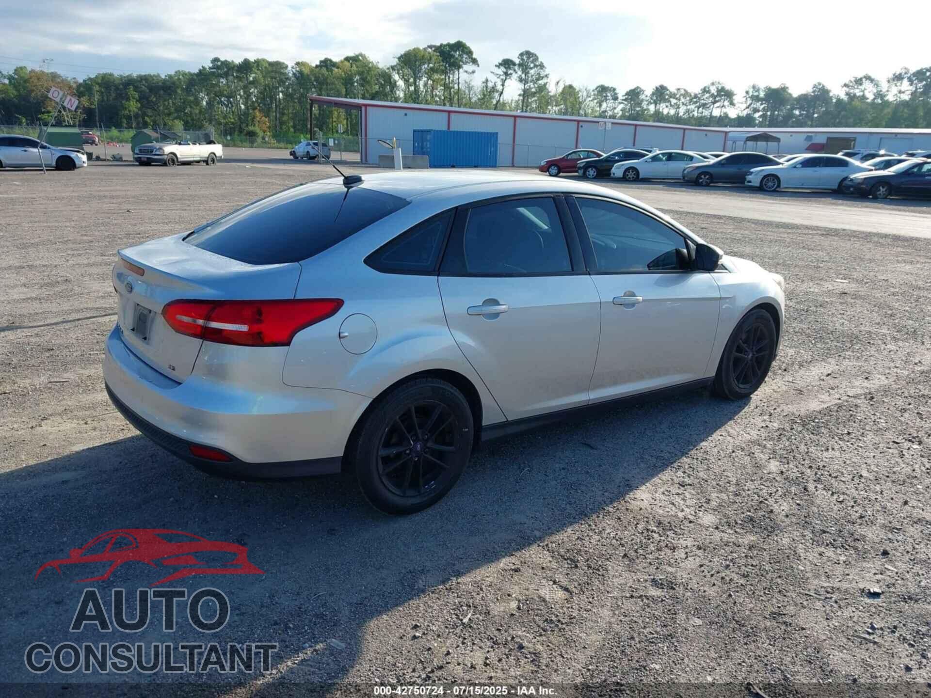 FORD FOCUS 2017 - 1FADP3F22HL232896