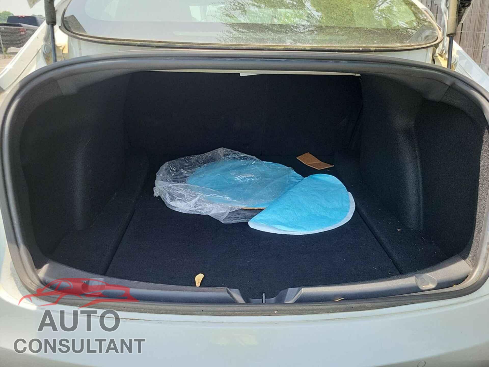 TESLA MODEL 3 2020 - 5YJ3E1EBXLF795045