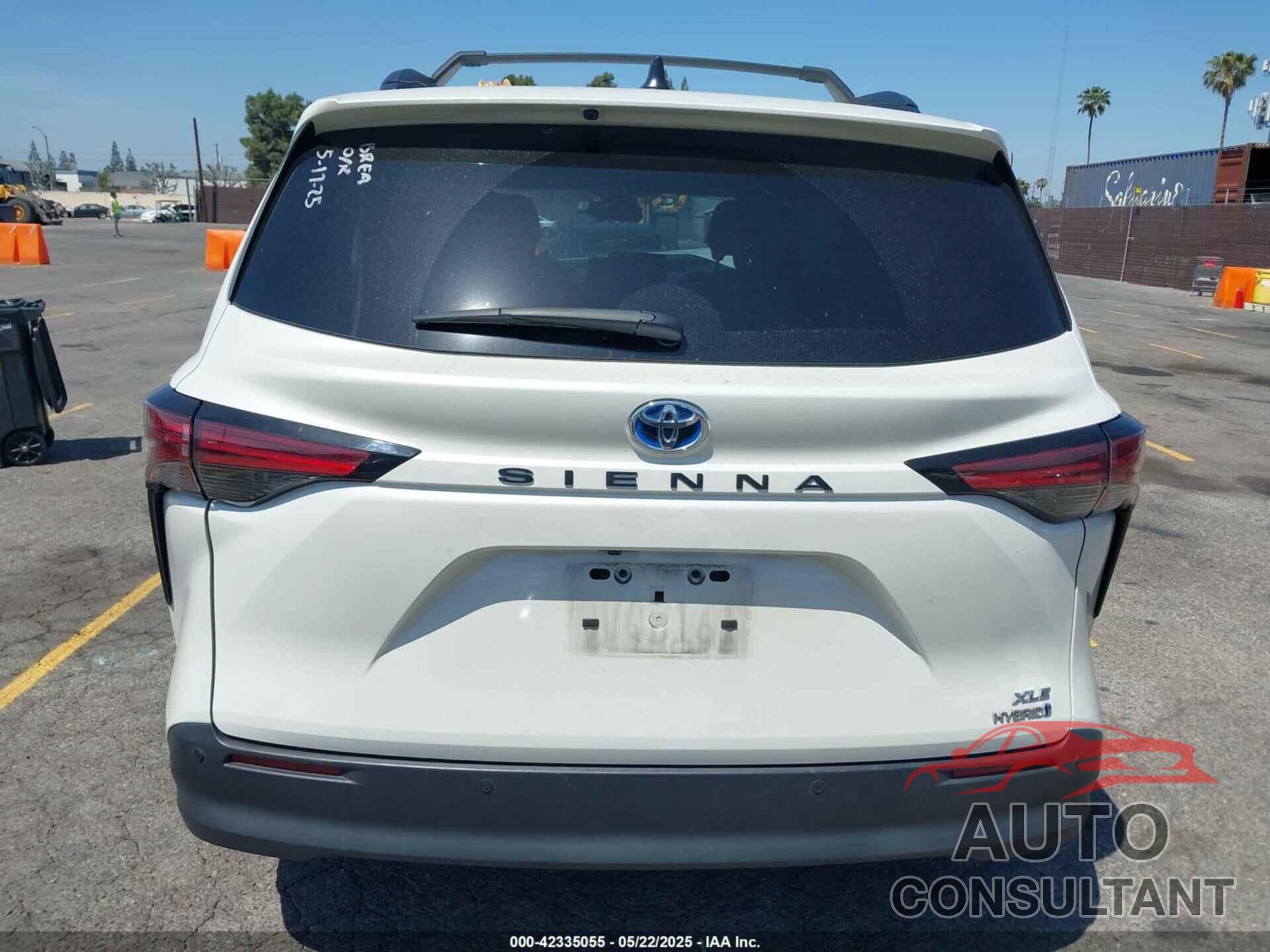 TOYOTA SIENNA 2021 - 5TDJRKEC8MS032240