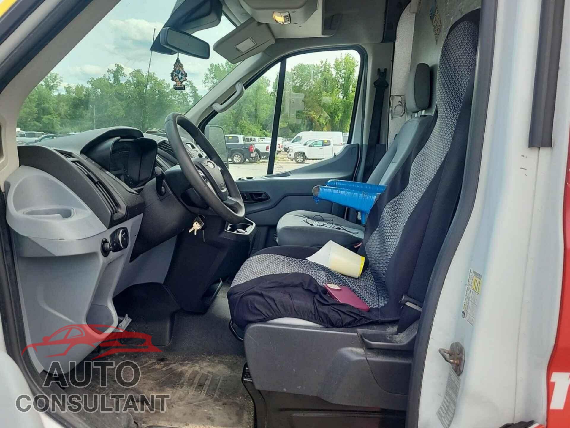 FORD TRANSIT 2018 - 1FTYR2CM2JKB06863