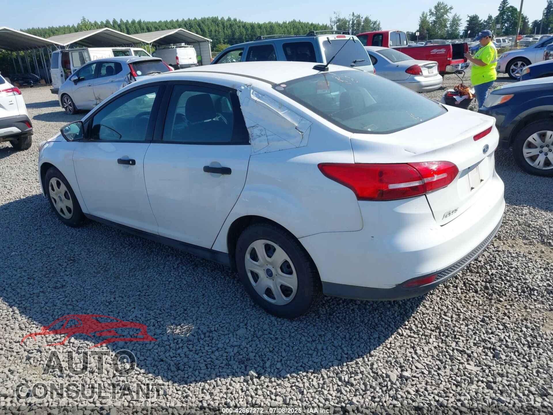 FORD FOCUS 2017 - 1FADP3E28HL319820