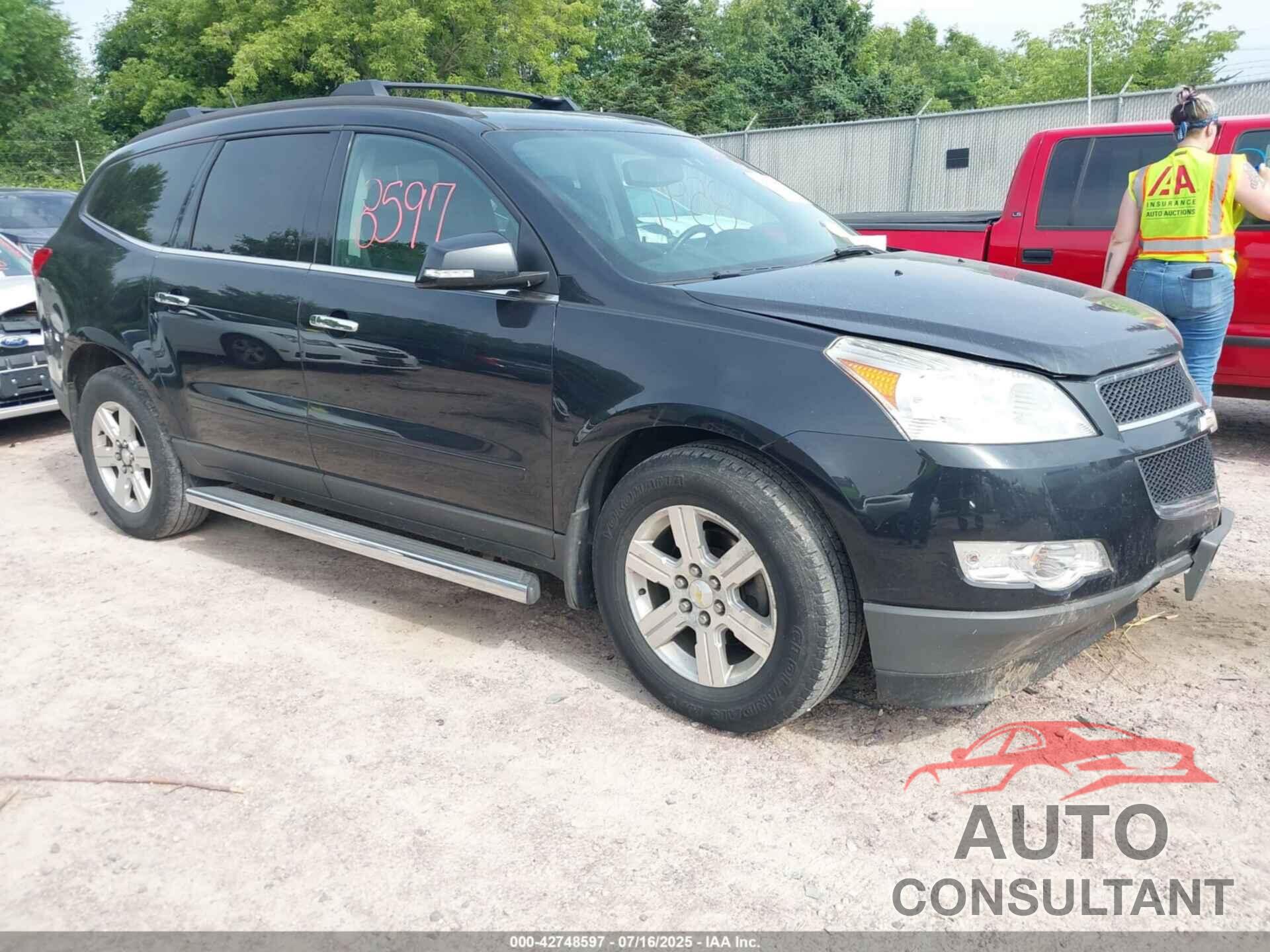 CHEVROLET TRAVERSE 2011 - 1GNKVGED8BJ373161