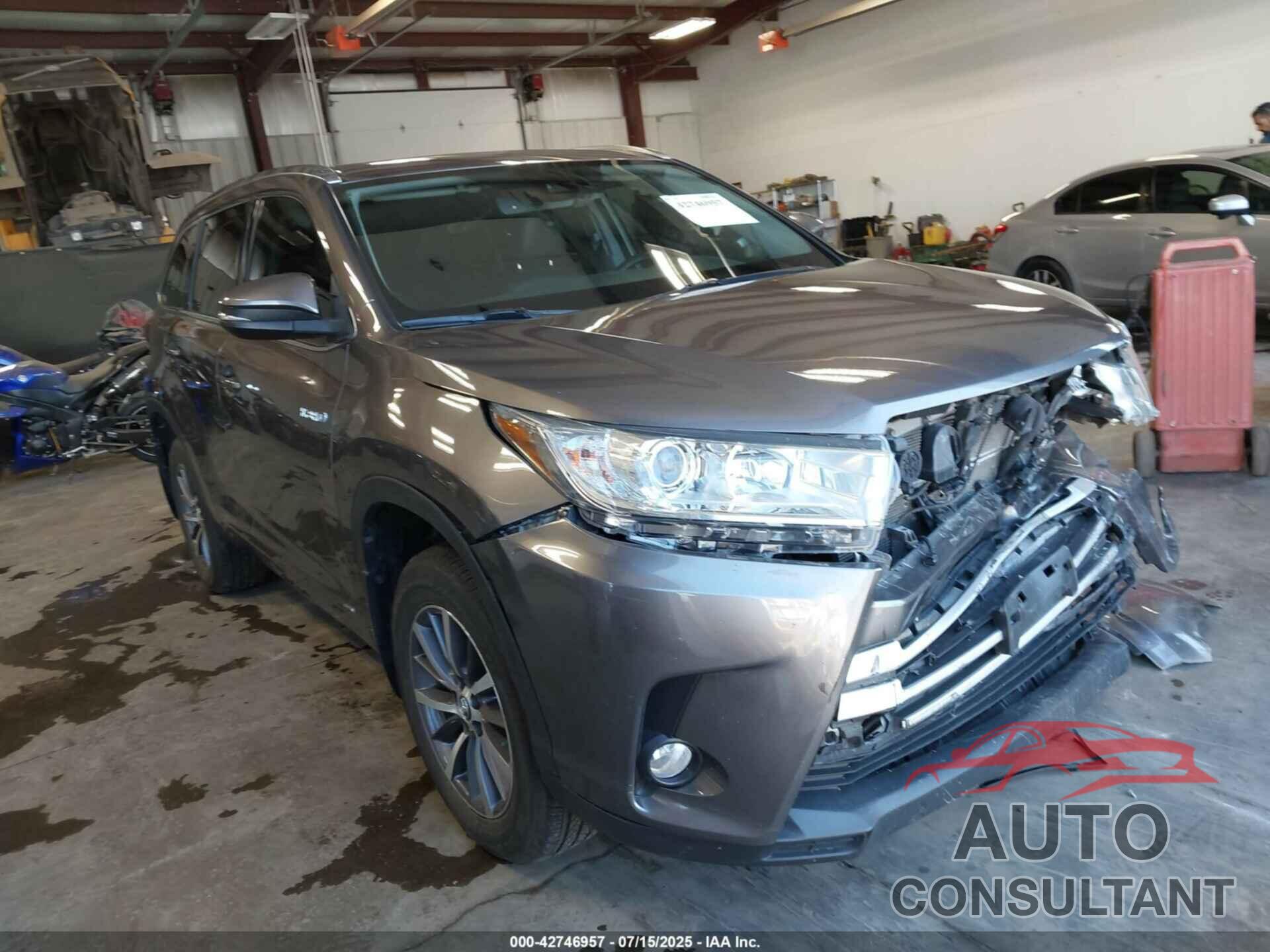TOYOTA HIGHLANDER HYBRID 2018 - 5TDJGRFH5JS047847